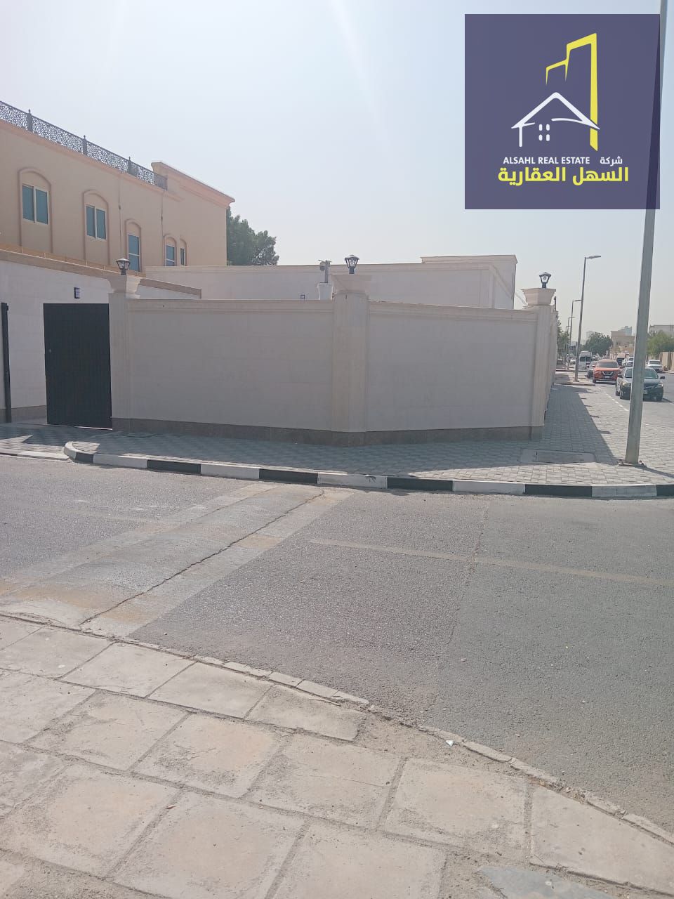 Corner villa on two streets, 6 master bedrooms