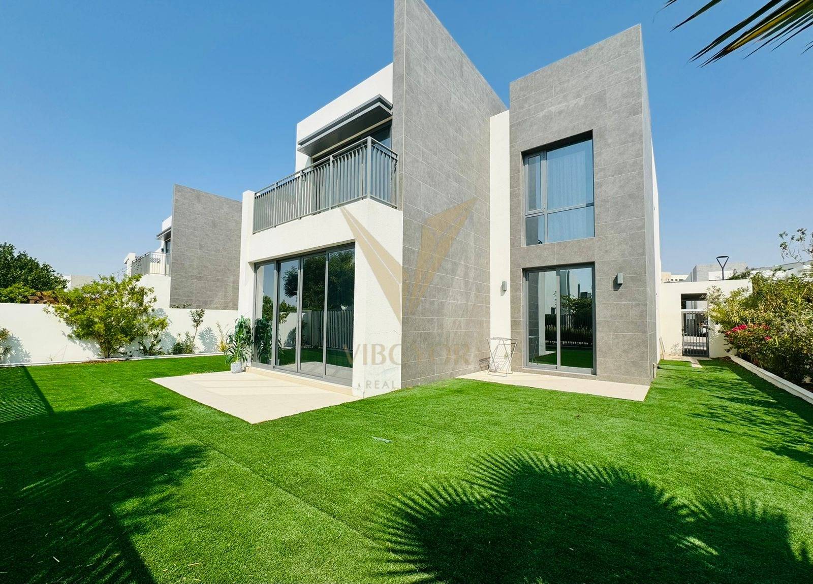 Well Maintained Ready 3BR + Maid |Single Row Villa