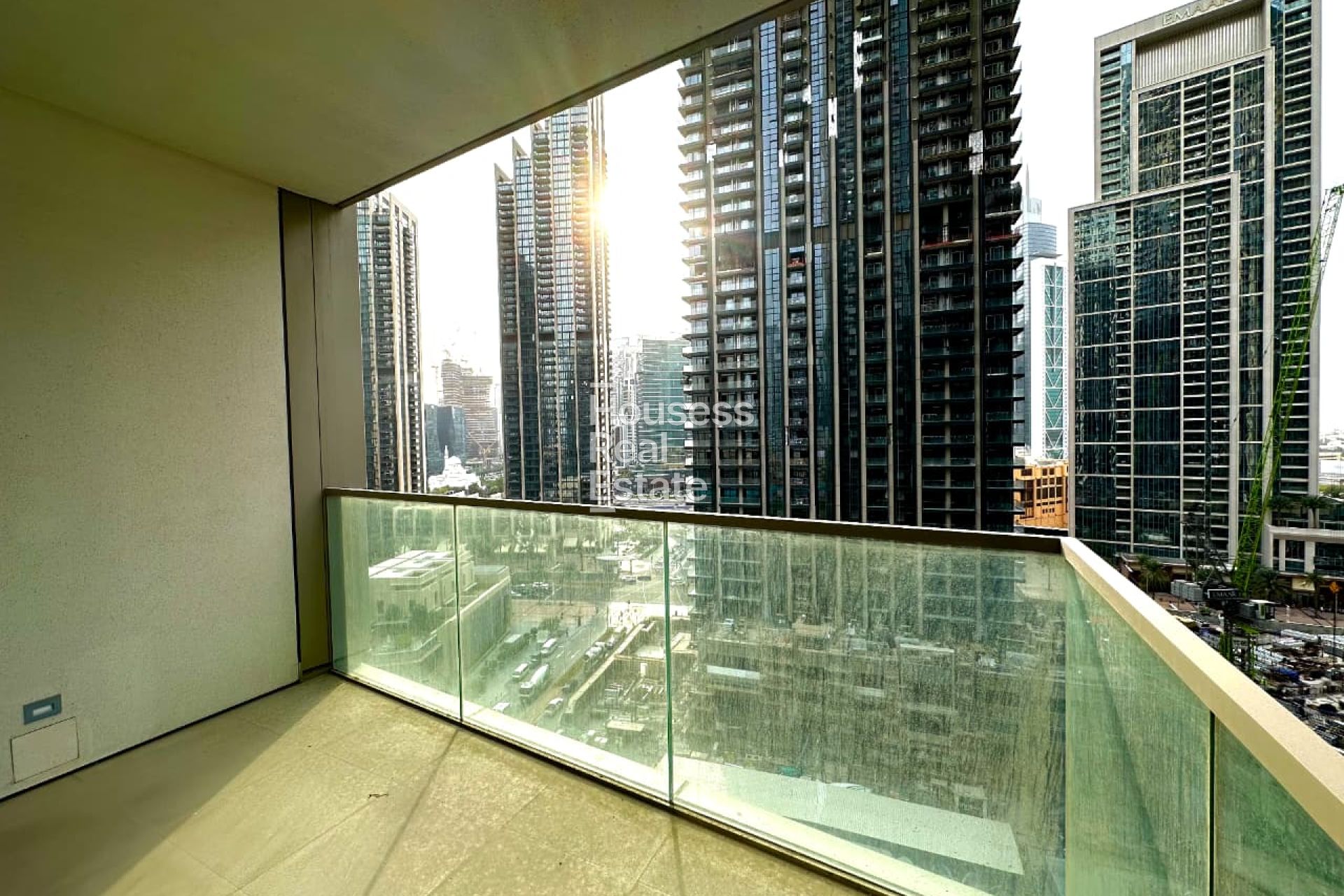 Great location | Near Dubai Mall | Unfurnished