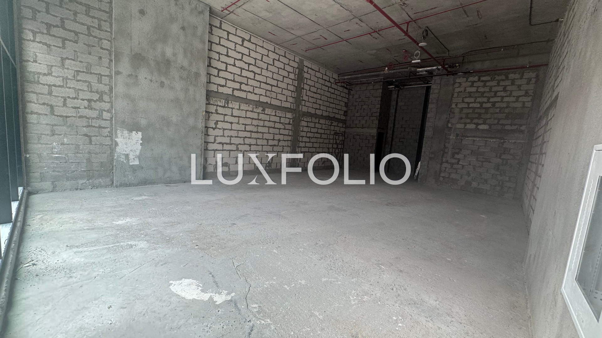 Front Facing | Prime Location | Shell and Core