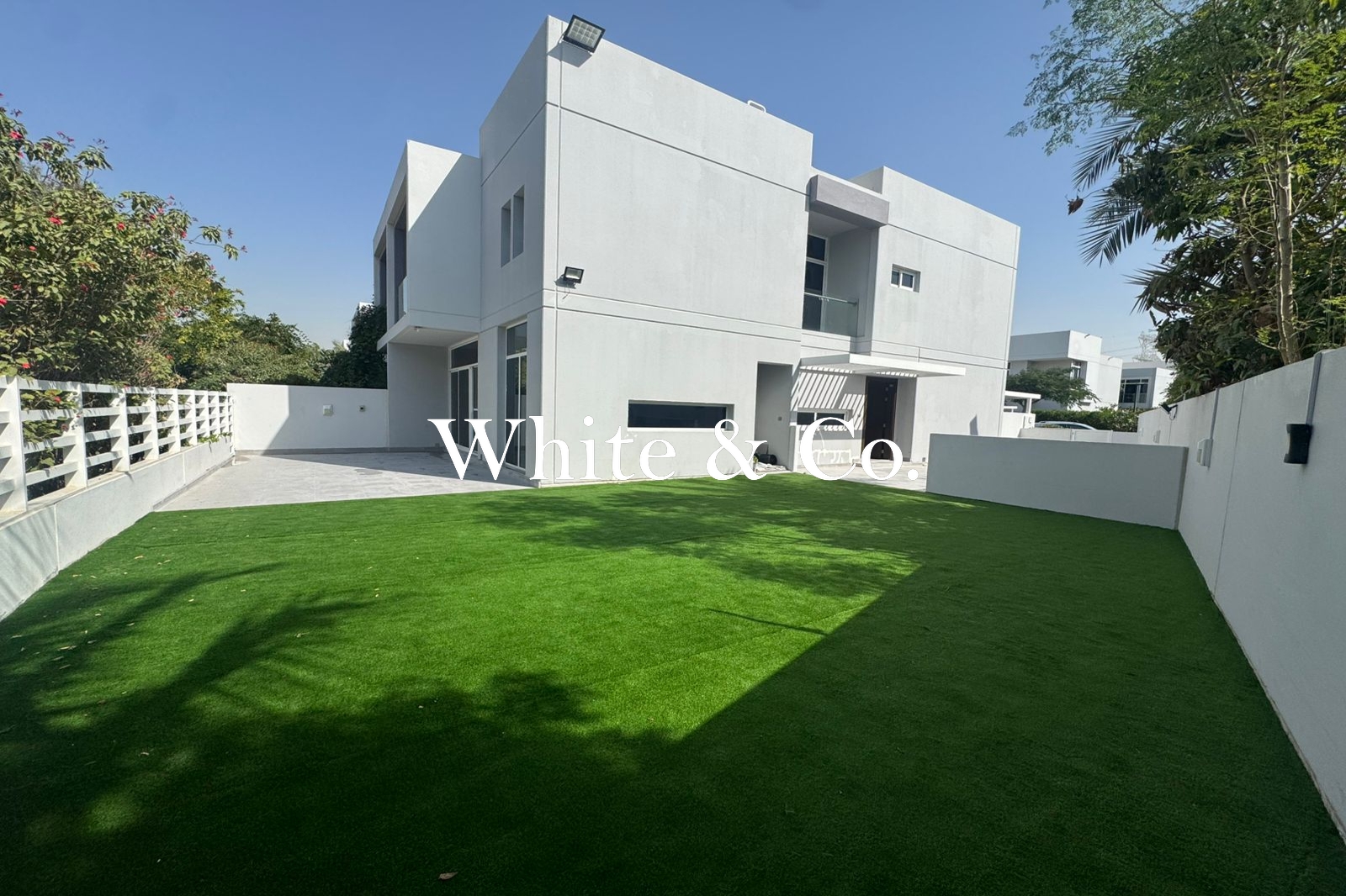 Huge Plot | Corner Unit | Stunning Villa