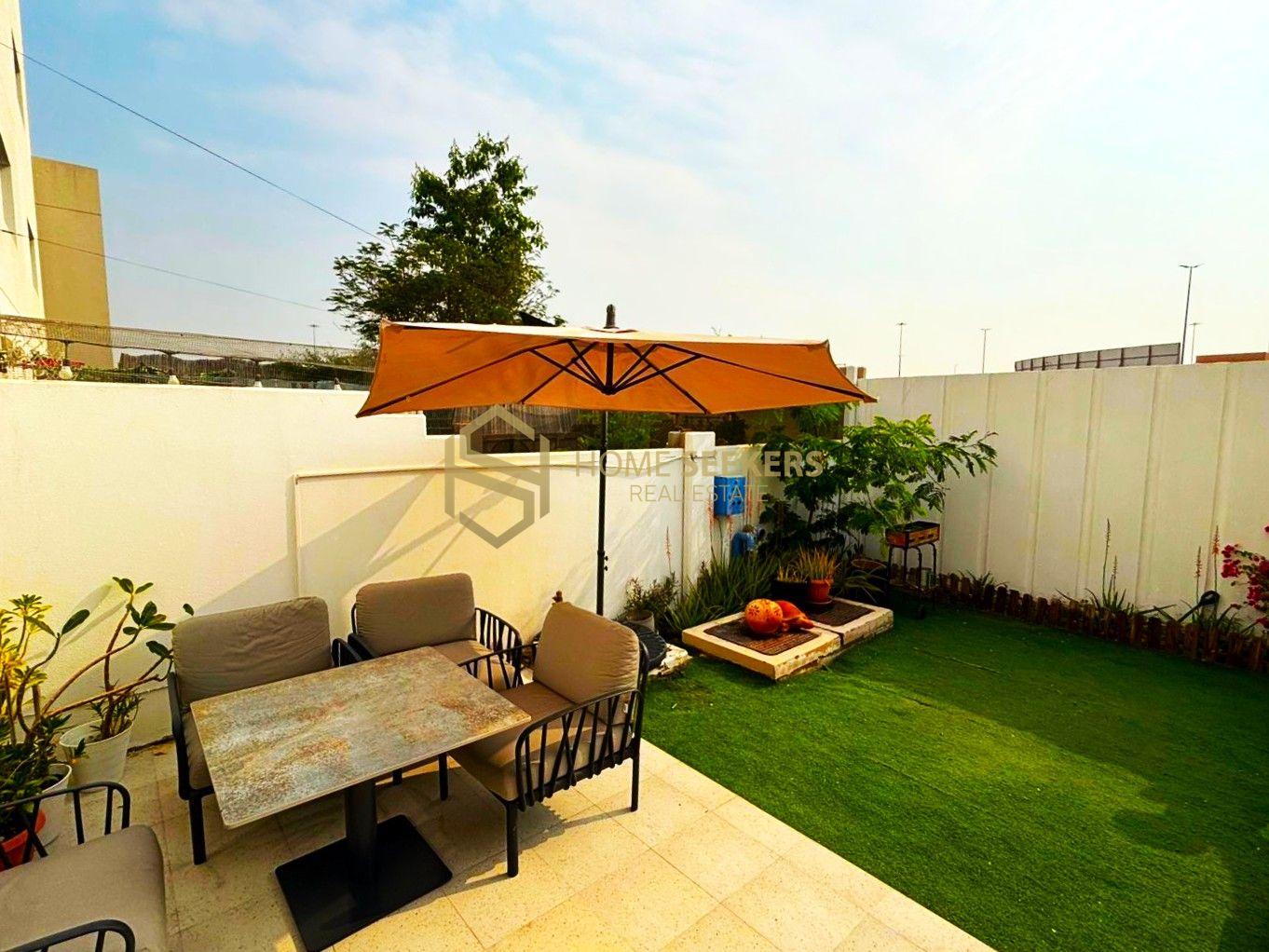 Single Row | Luxurious Community | Up Coming