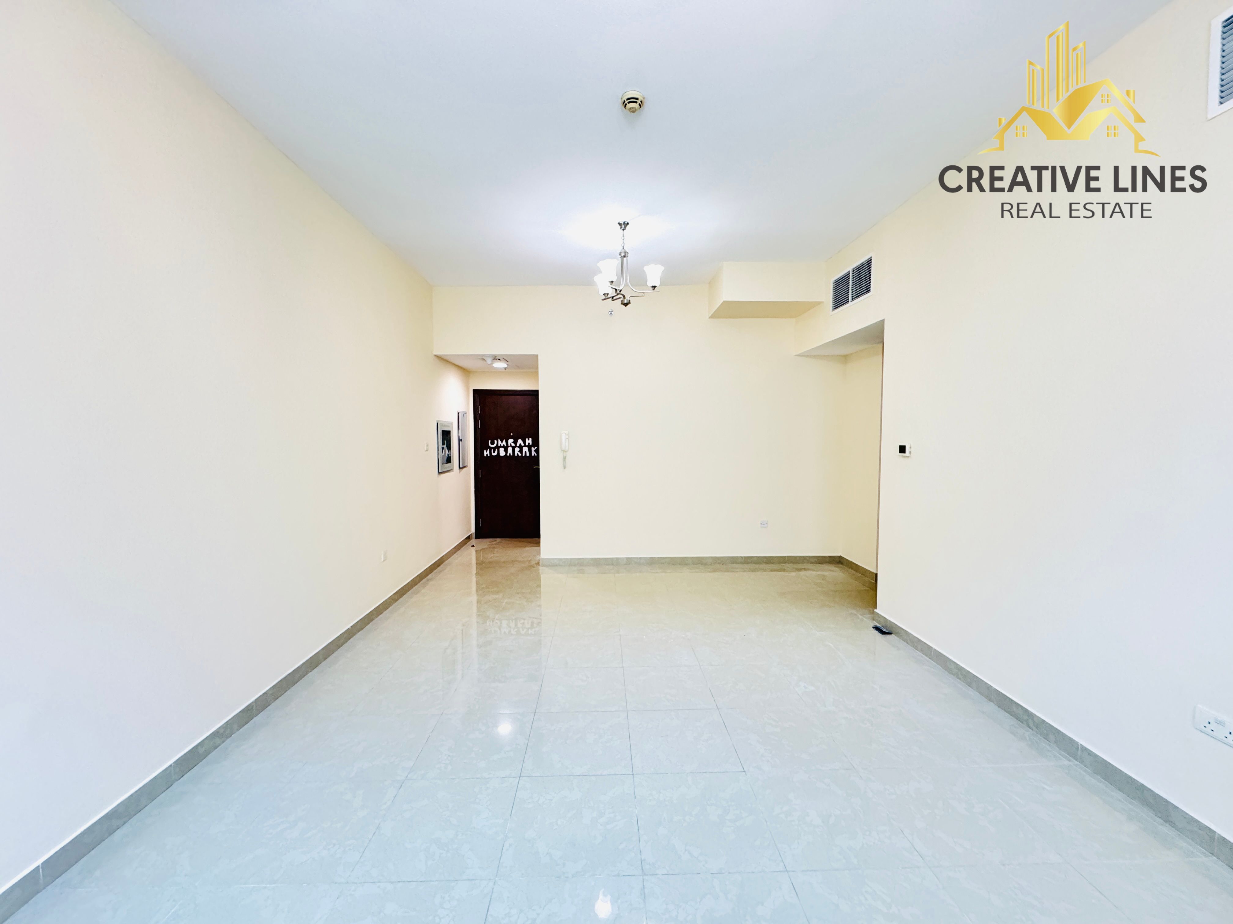 1 Bhk // Modern layout// Huge size// Close kitchen// Ready to move