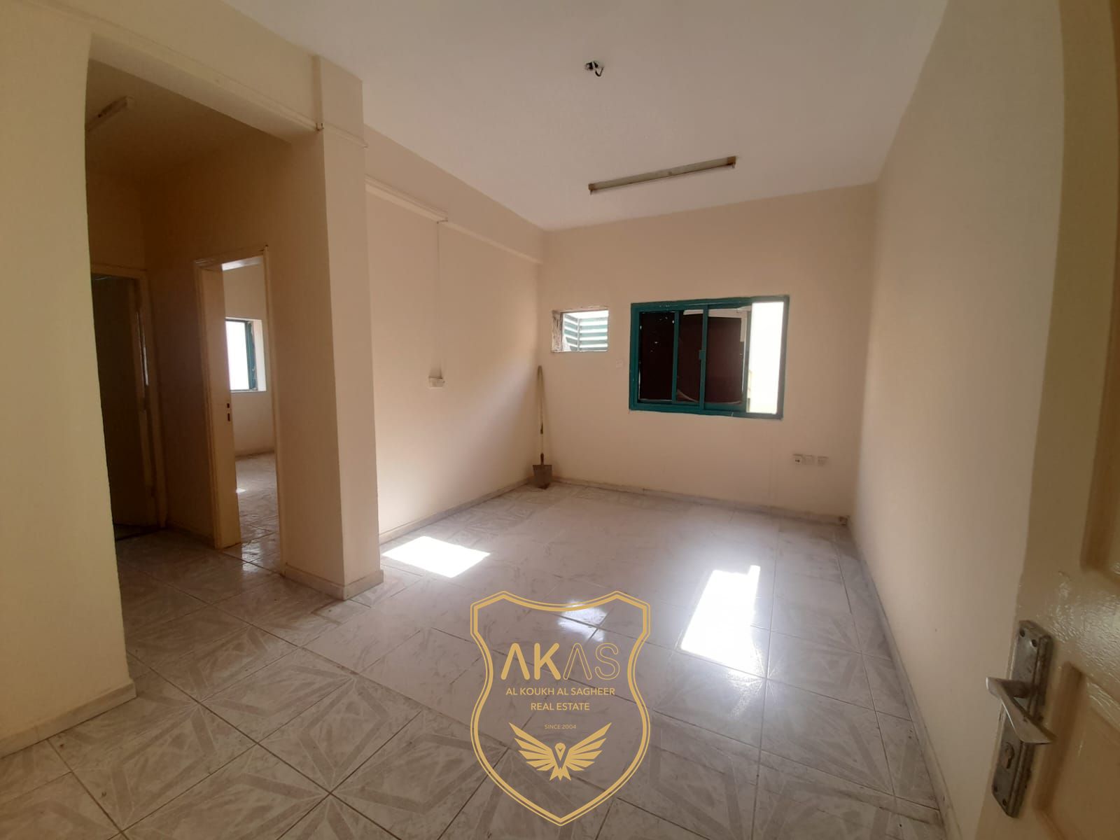 Limited time offer 1bhk with balcony available in nabba Sharjah