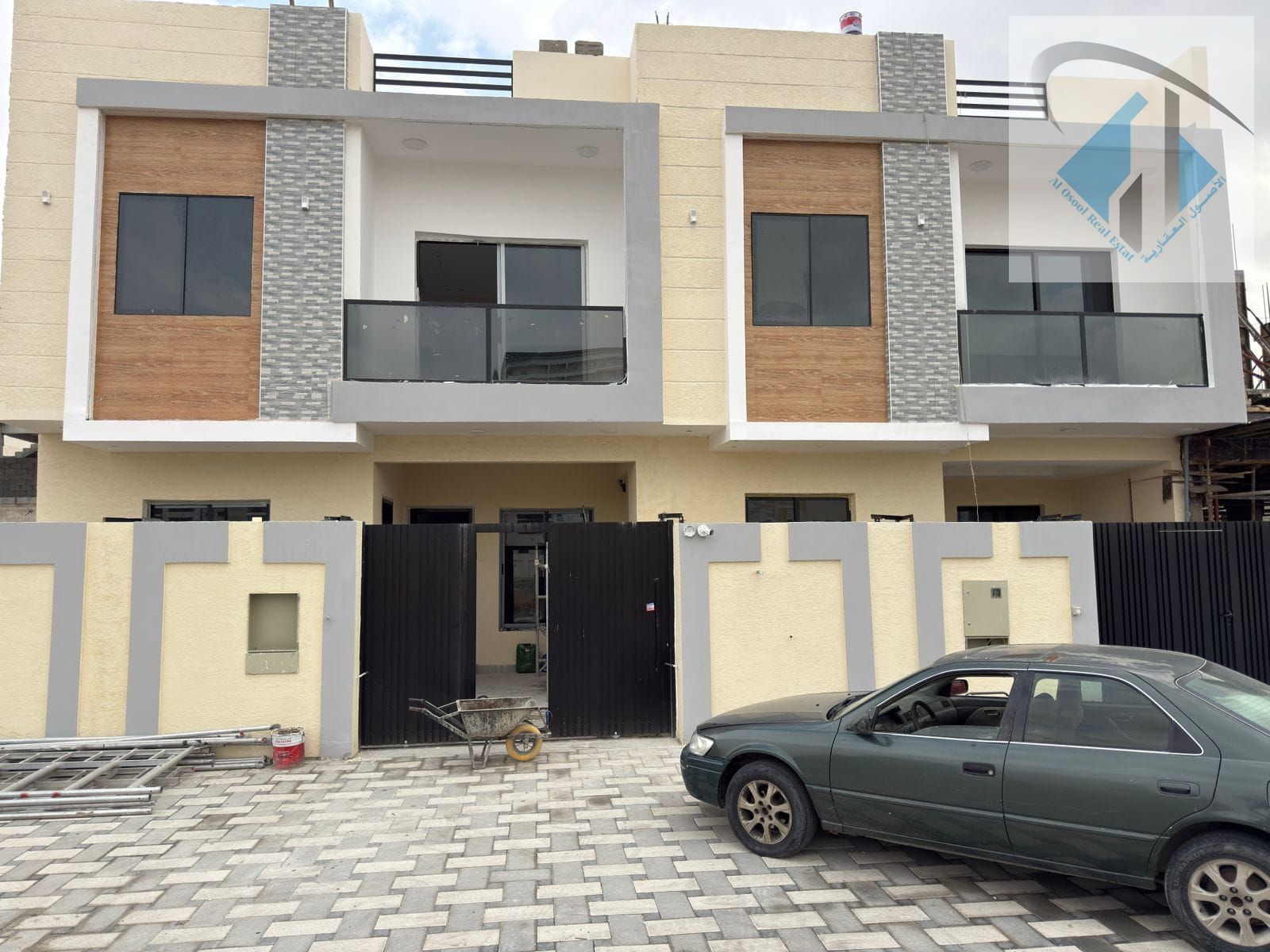 Own a corner villa with a down payment of only 10% - G+2 - Ideal location behind amenities, close to the mosque - Freehold for all nationalities