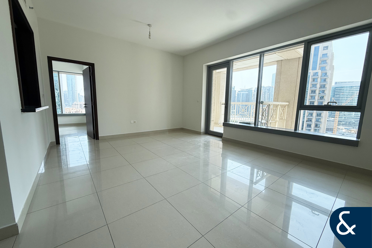 Unfurnished | Bright | Central Living