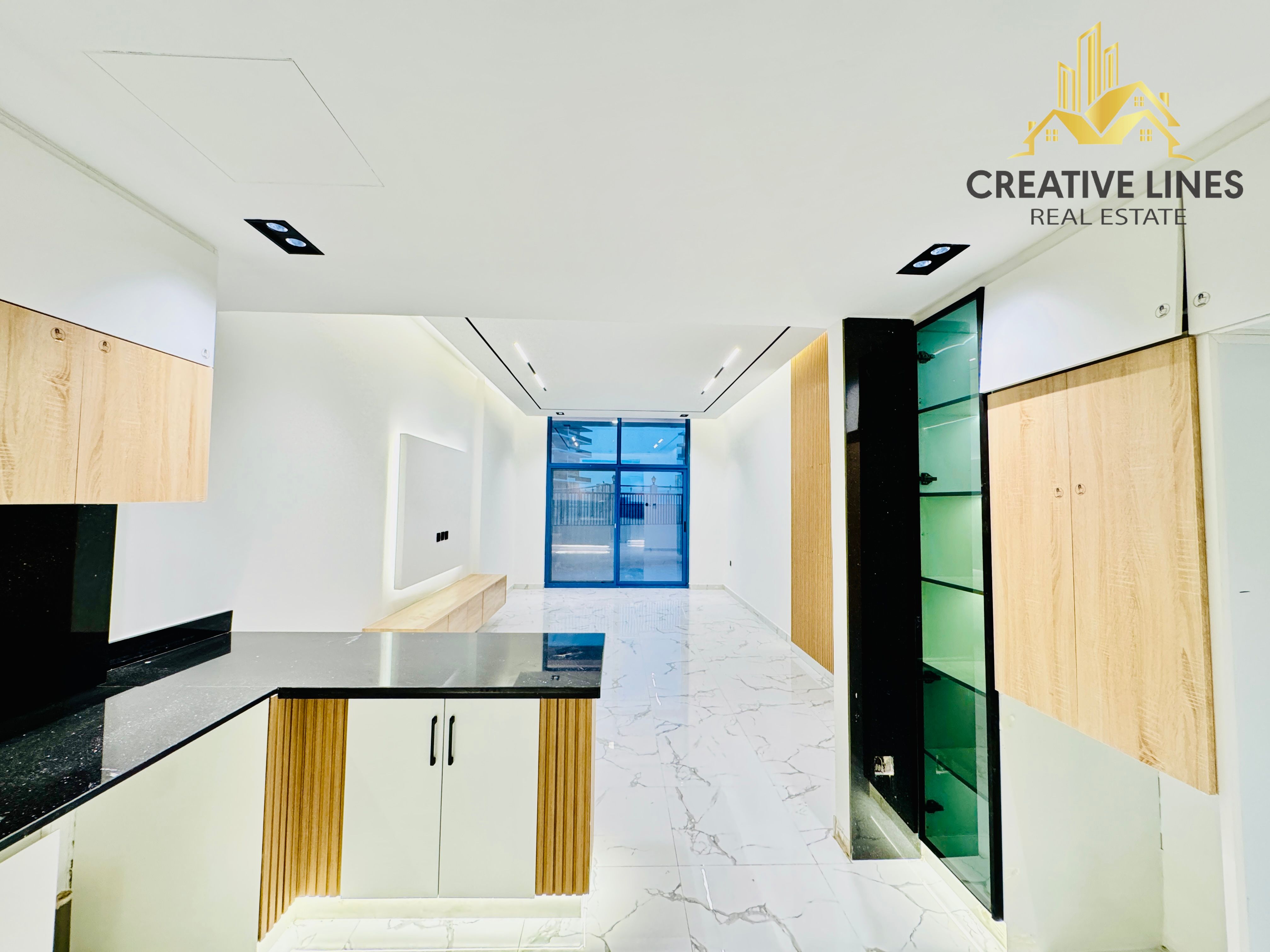 Fully renovated Spacious 1 bedroom apartment near To bus stop