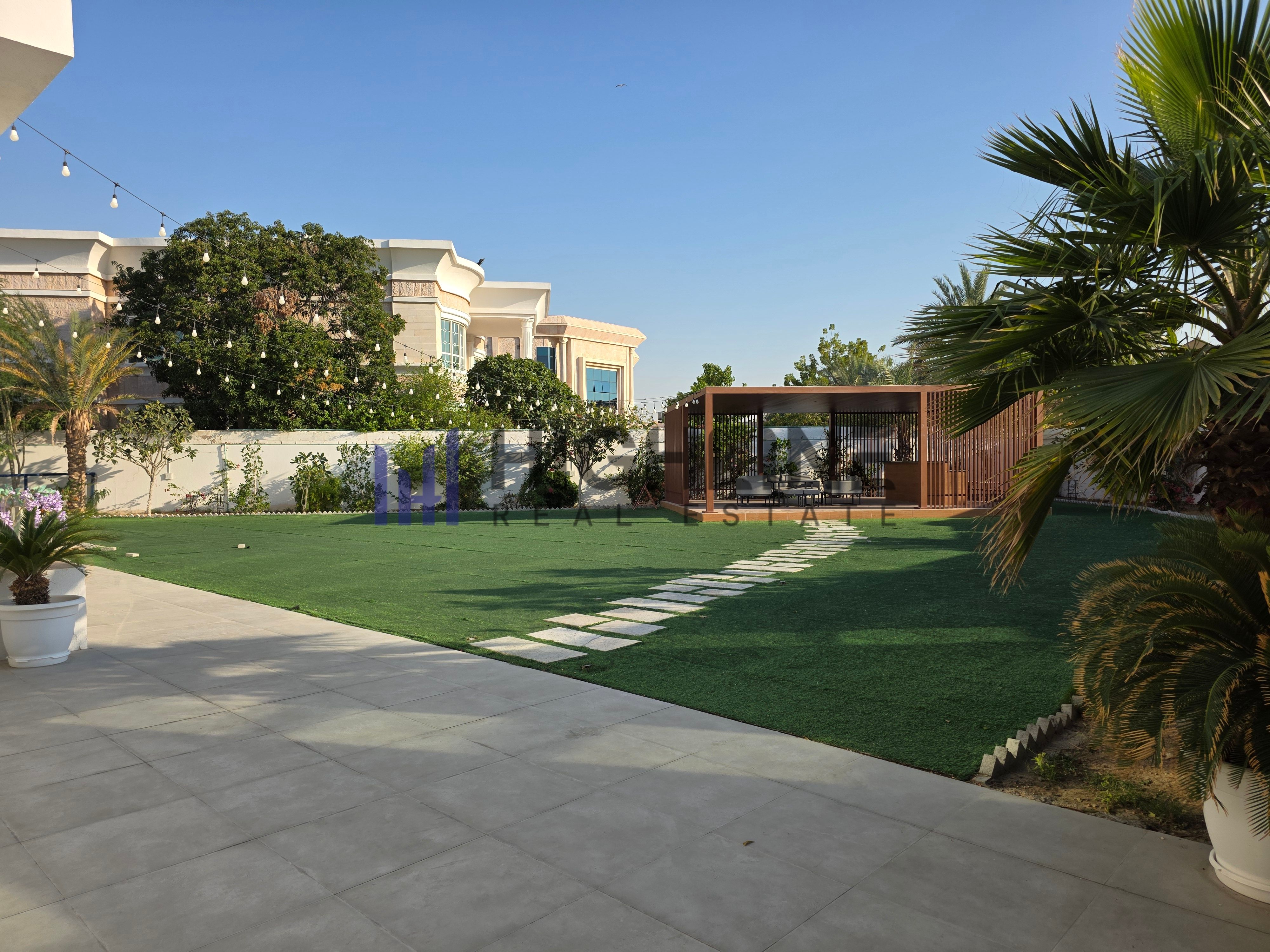 Elegant 5-Bedroom Corner Villa Near Mall of Emirates