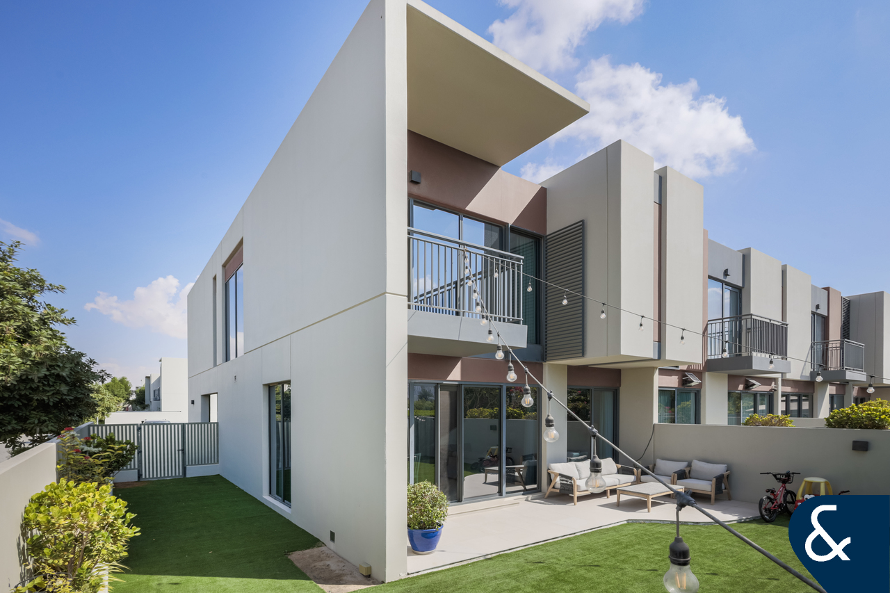 3 bed + Maid | Corner Unit | VOT | Single row