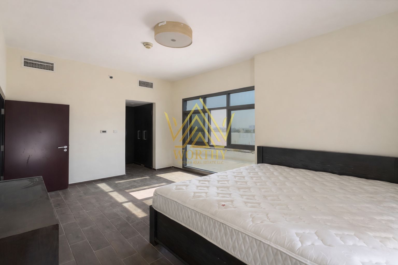 azizi firuz 2 bedroom big siz good layout