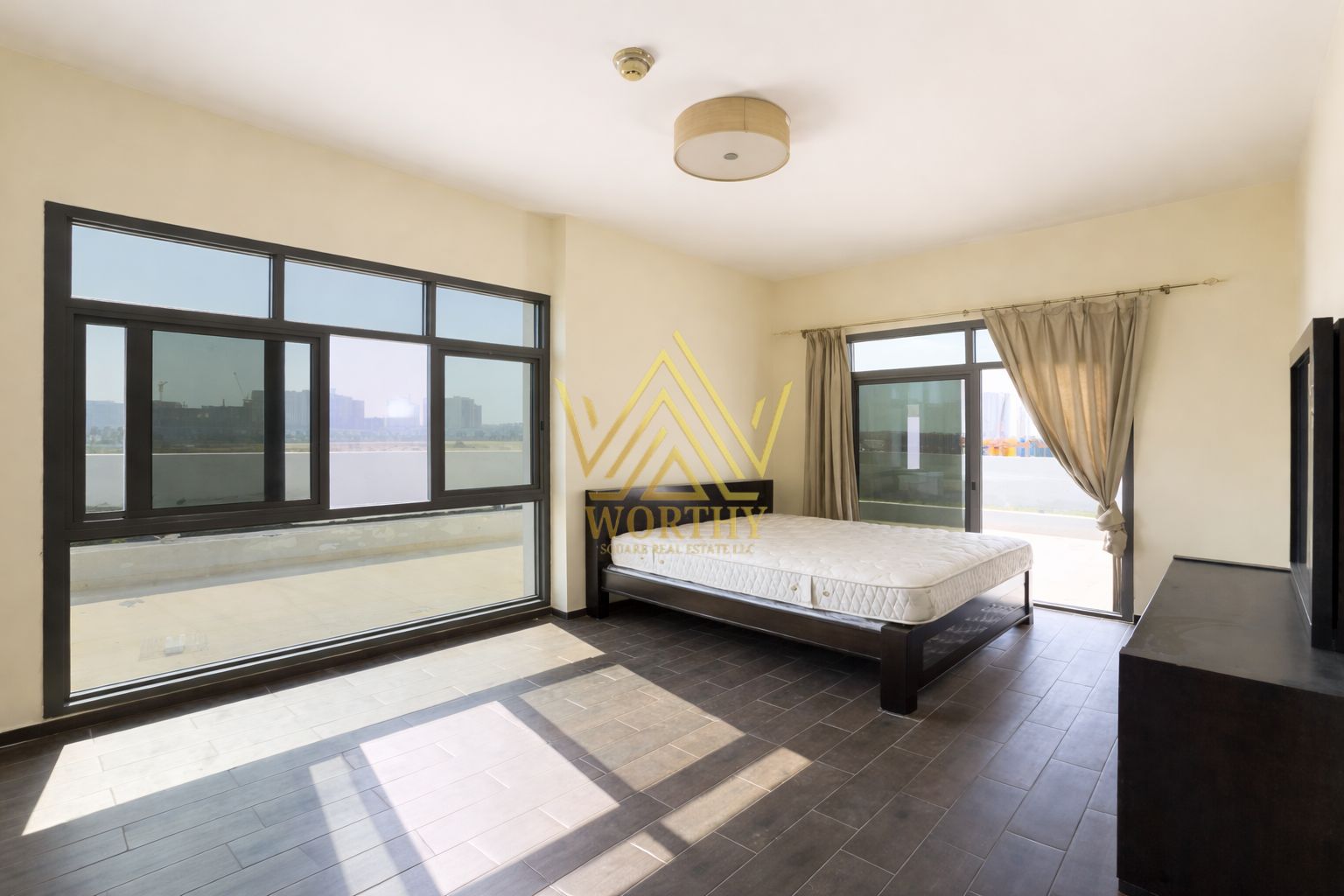 AZIZI FEIRUZ 2 BEDROOM BIG SIZ VERY GOOD LAYOUT