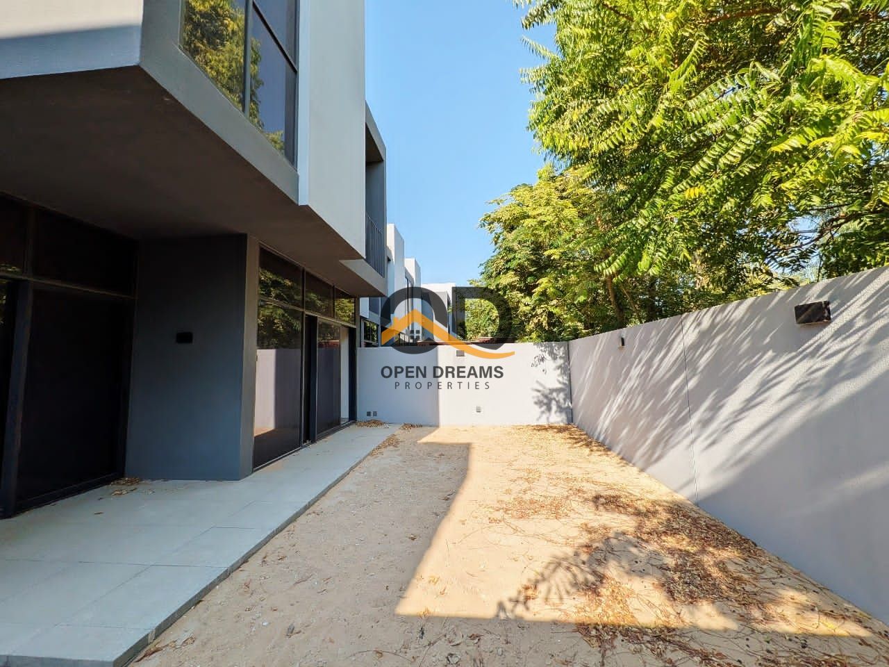 Brand new 3bhk with maidroom|Sandian Massar