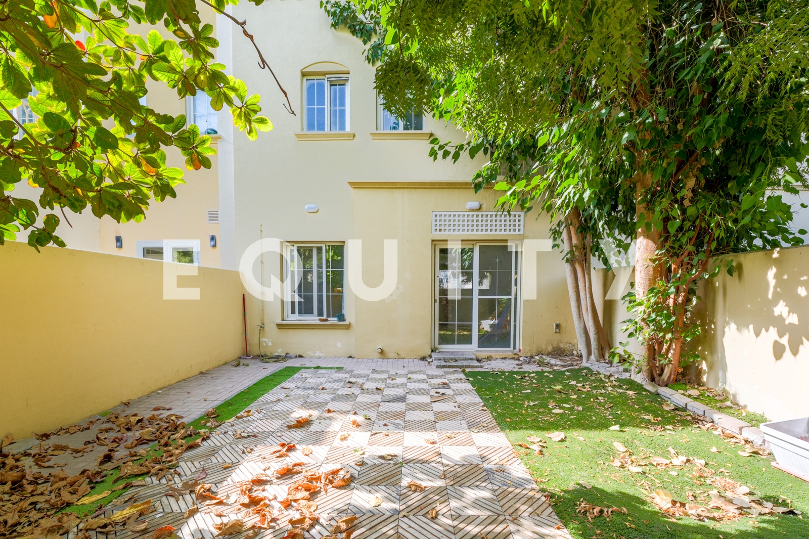 Park and Pool Access | 4M | Available Now