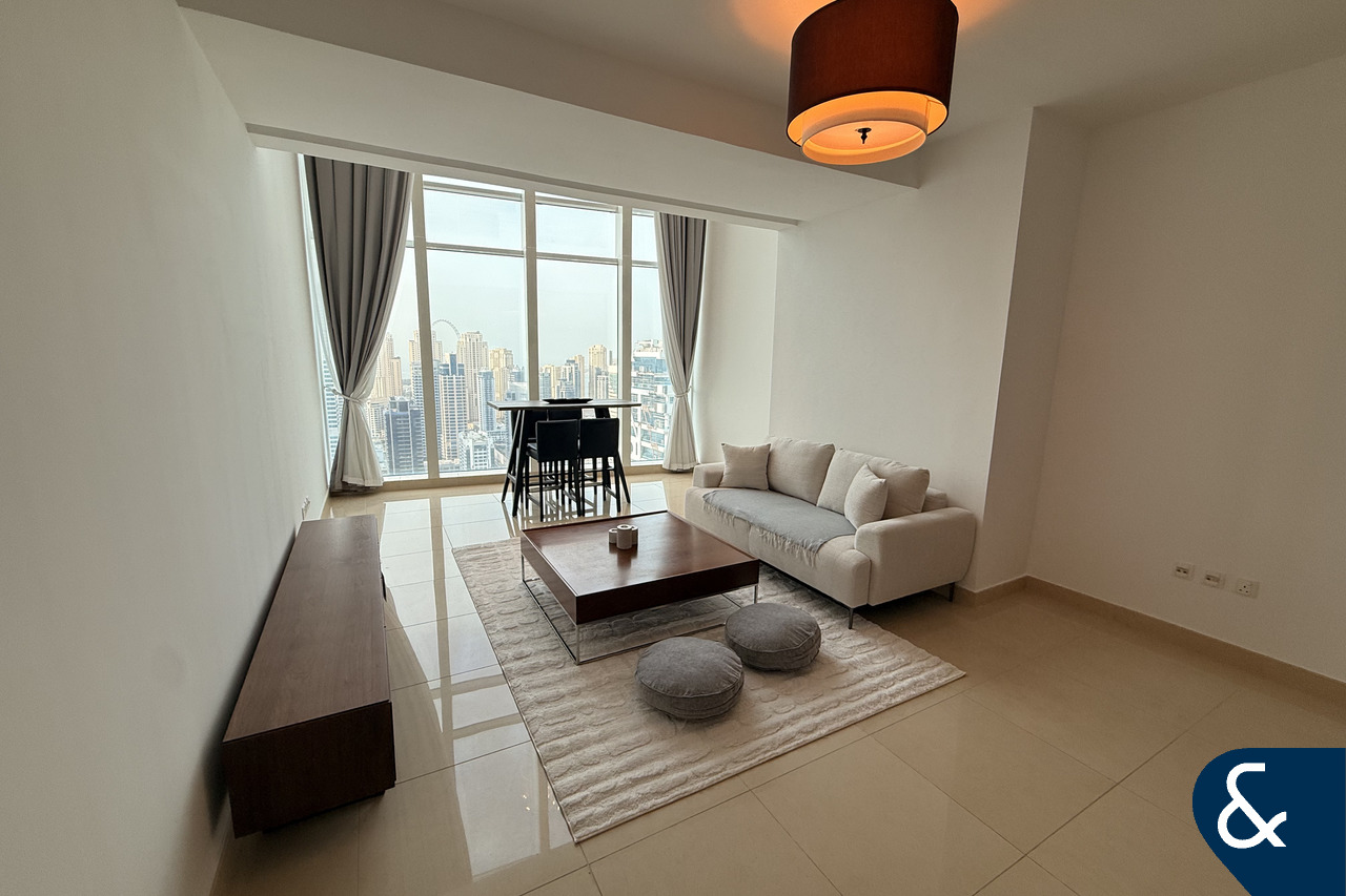 Luxury Duplex | Upgraded | Walk in closet