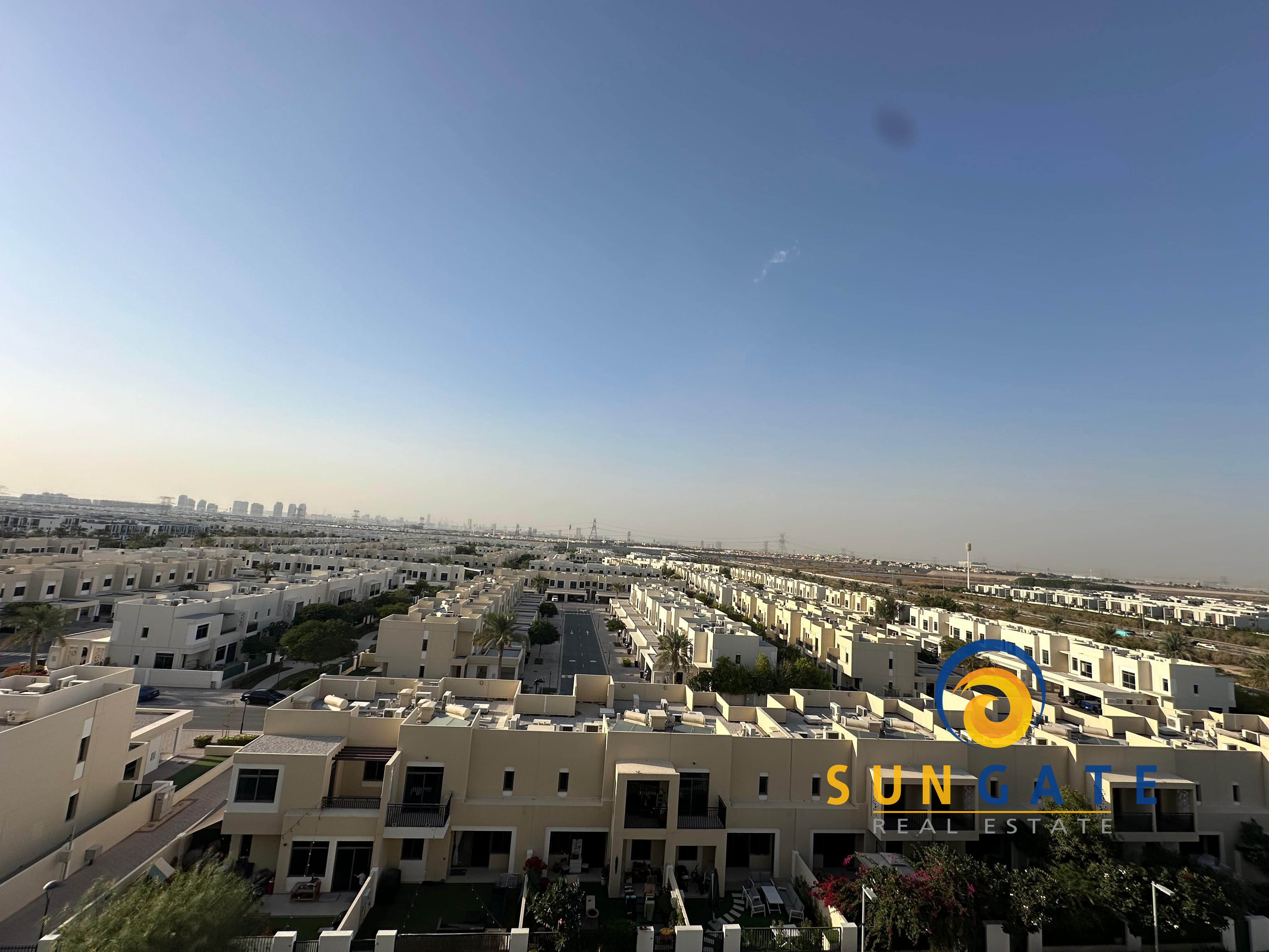 Mid floor, Walk in closet, Townhouses views