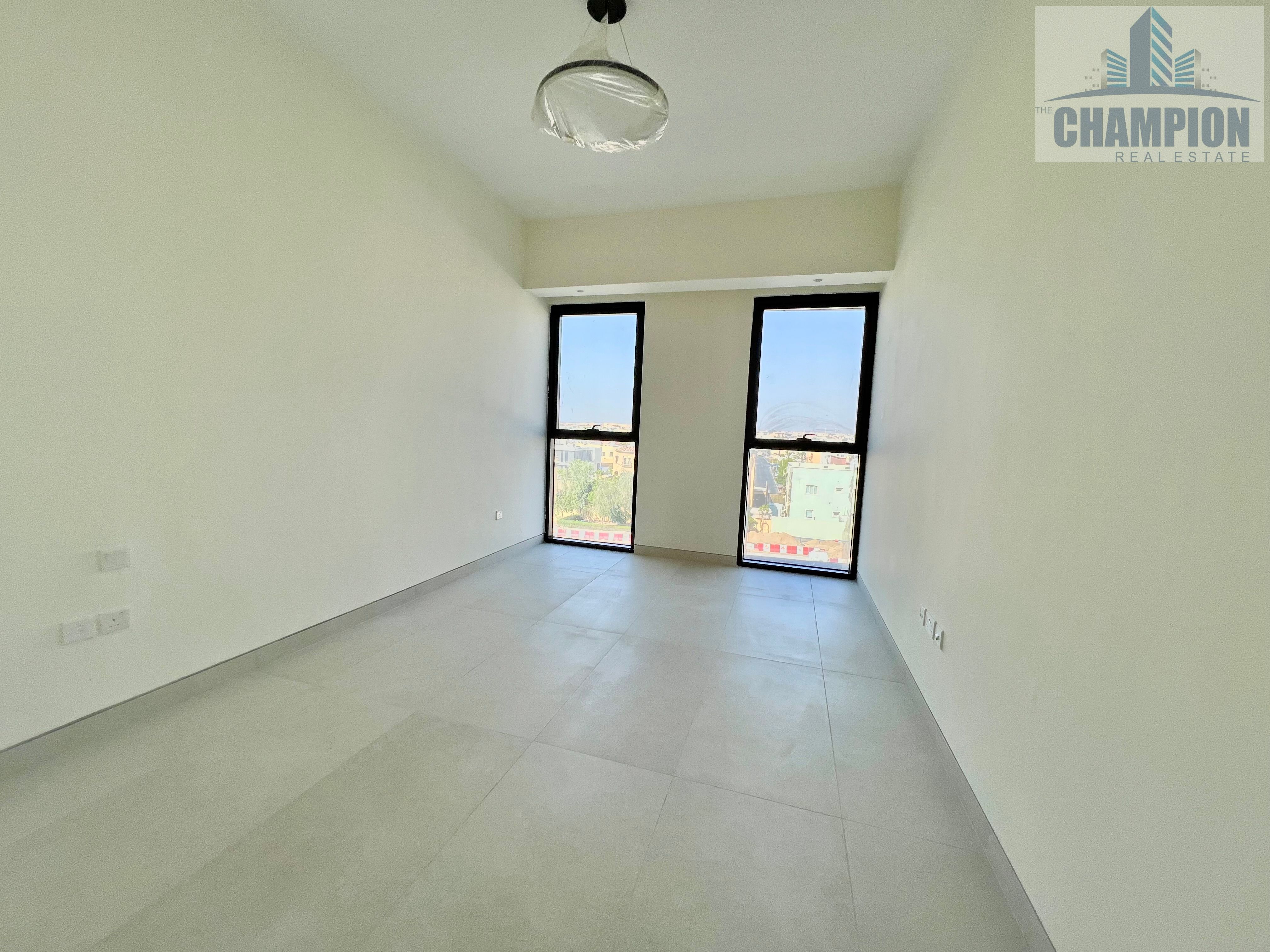 • 2BHK + Maid | 4 Baths + Terrace | 1,550 Sqft | Rent 100K