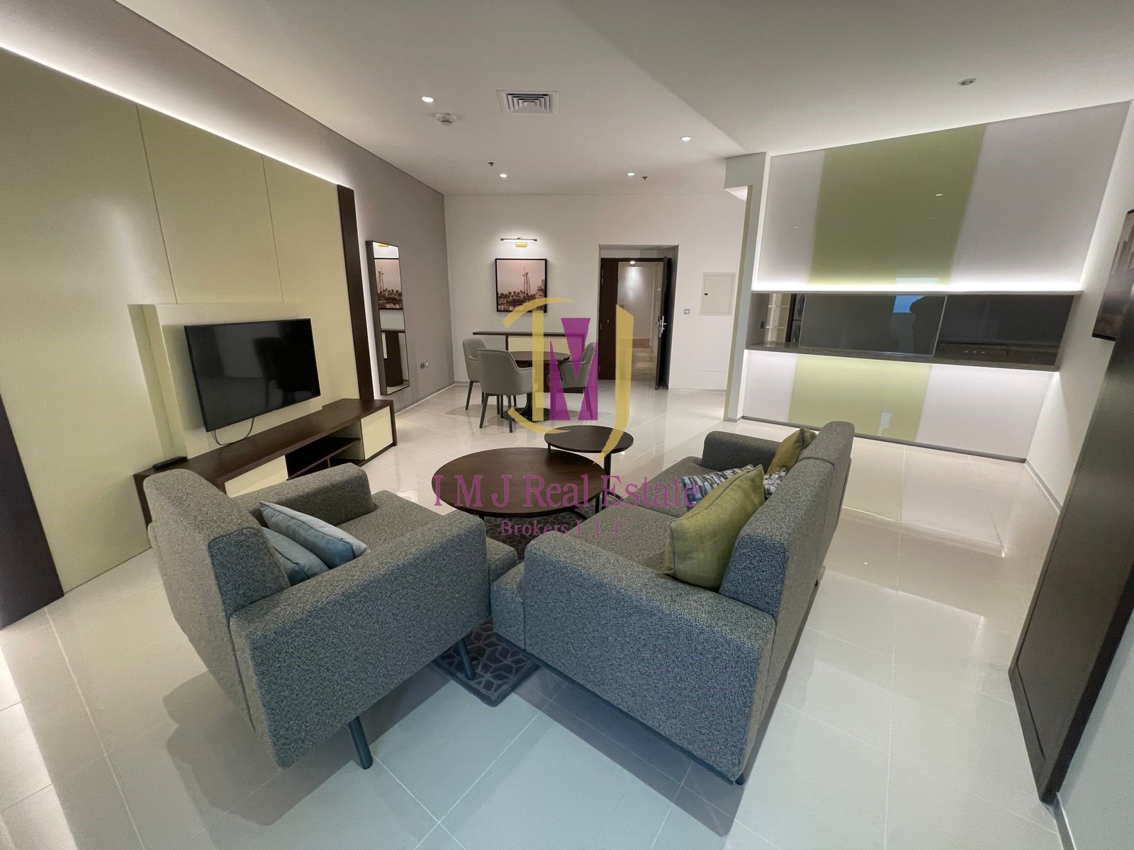 1BR | FULLY FURNISHED | MID FLOOR | COMMUNITY VIEW