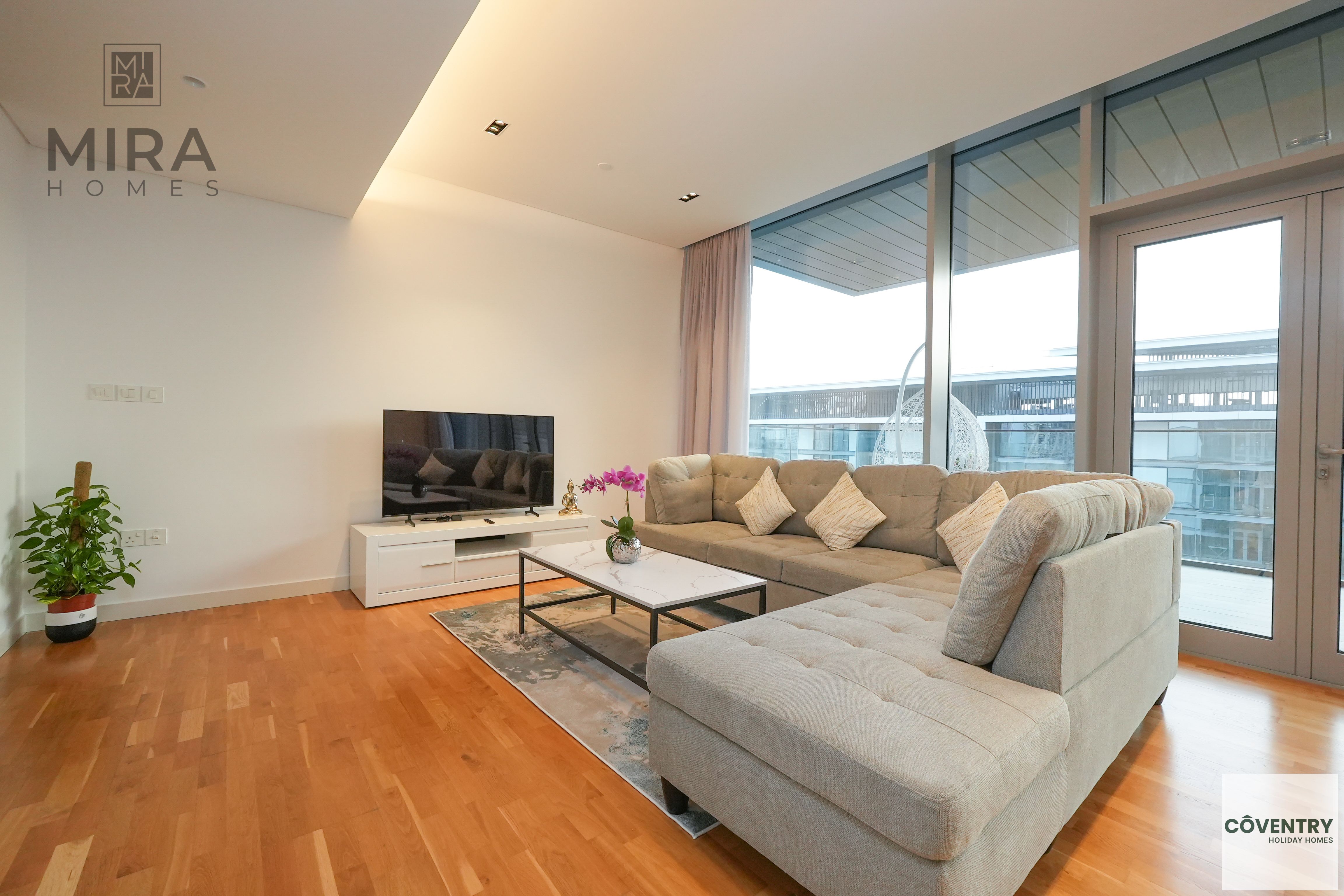 AVAILABLE NOW TO BOOK | No COMMISSION for SUMMER Bluewaters Island | Bright, Spacious, and All Yours
