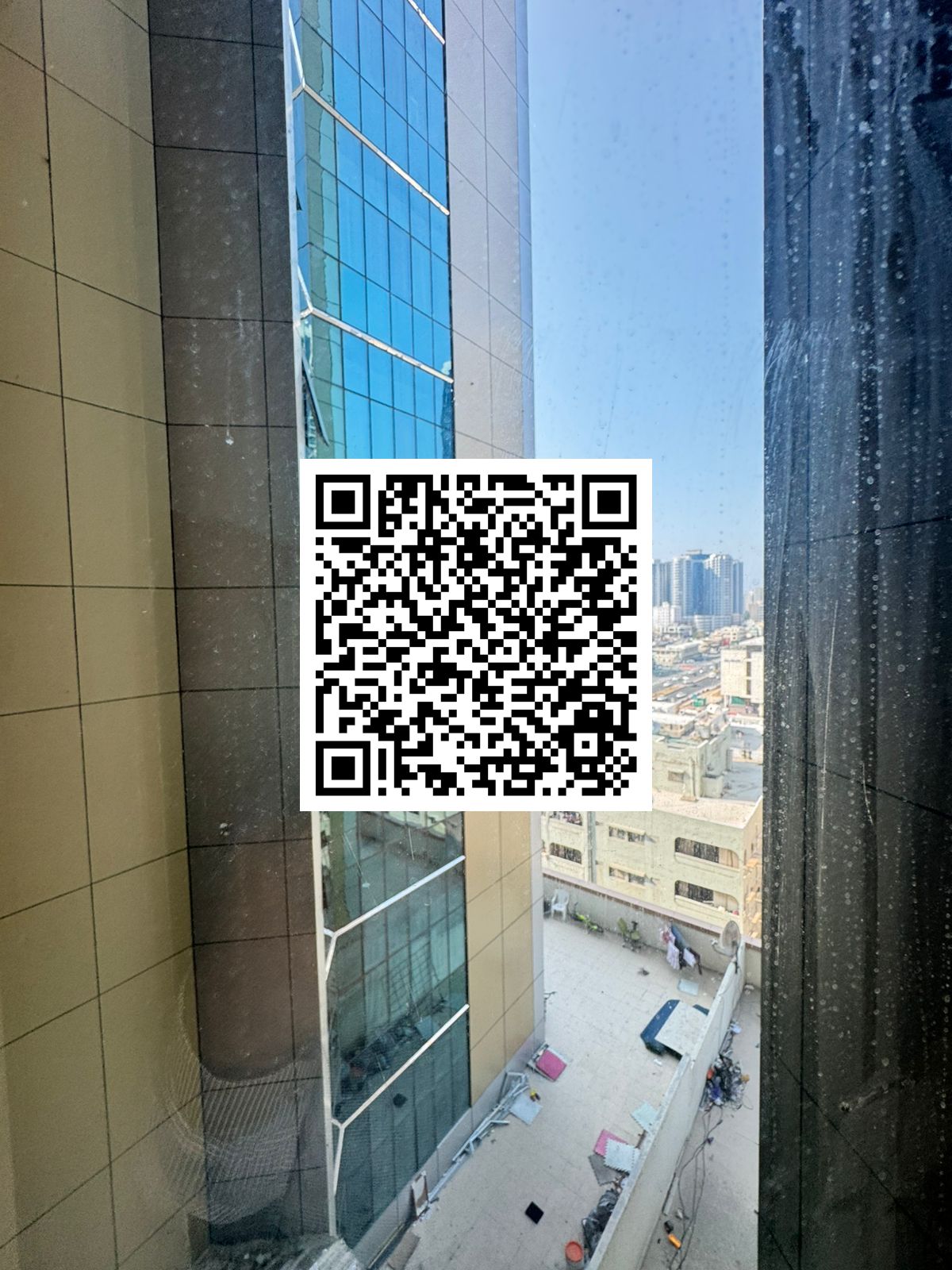 Spacious 1 Bedroom Apartment for Rent in Falcon Tower