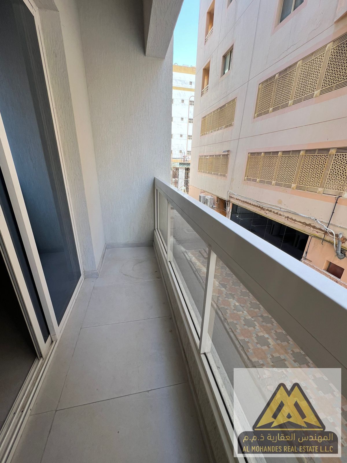 One bedroom apartment available for annual rent, first tenant, ready for handover, located in a prime area in Al Hamidiya. 38000