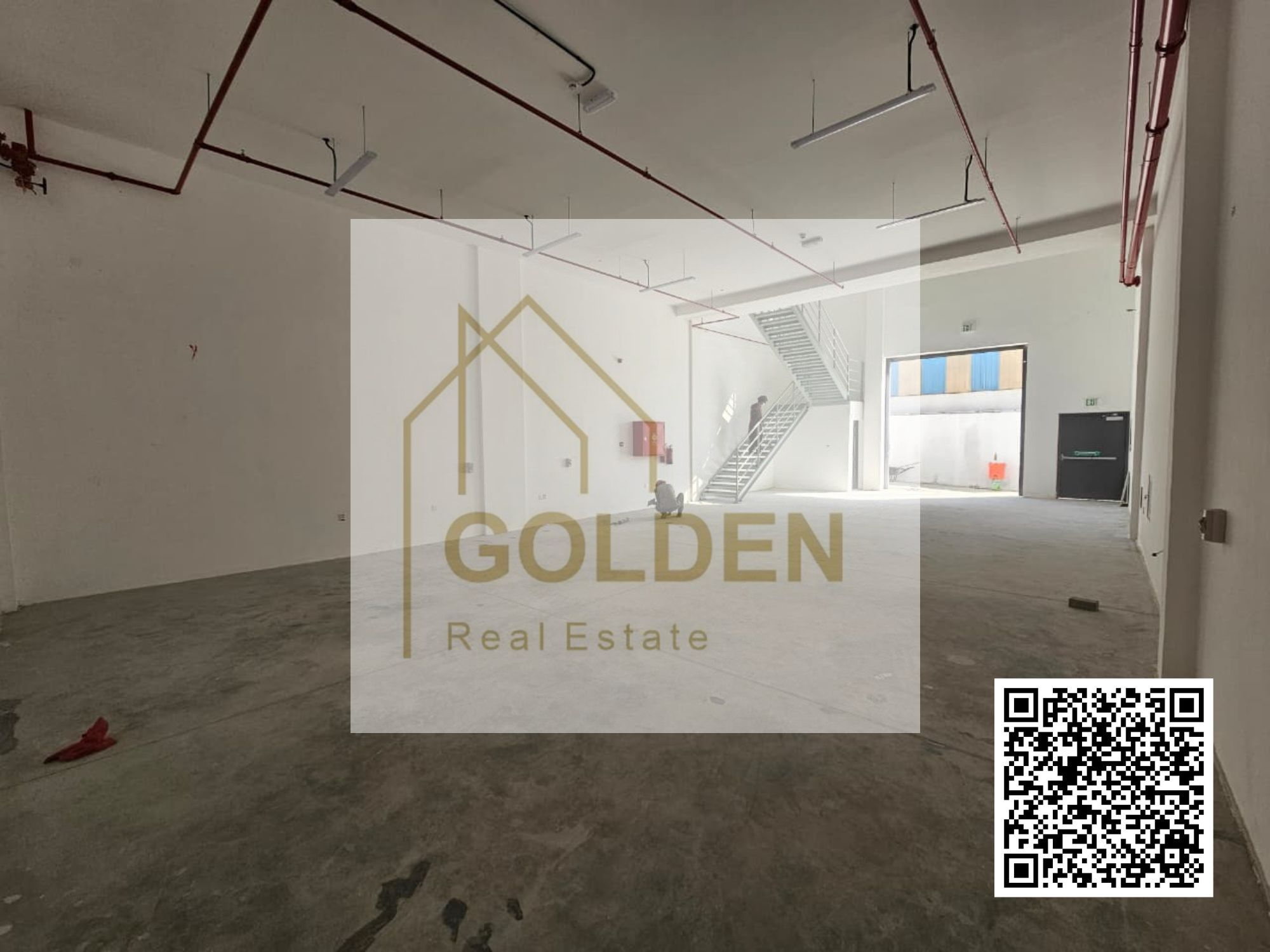 22 kW electrical power, 3,000 sq ft usable area, and a prime location directly on the main street.