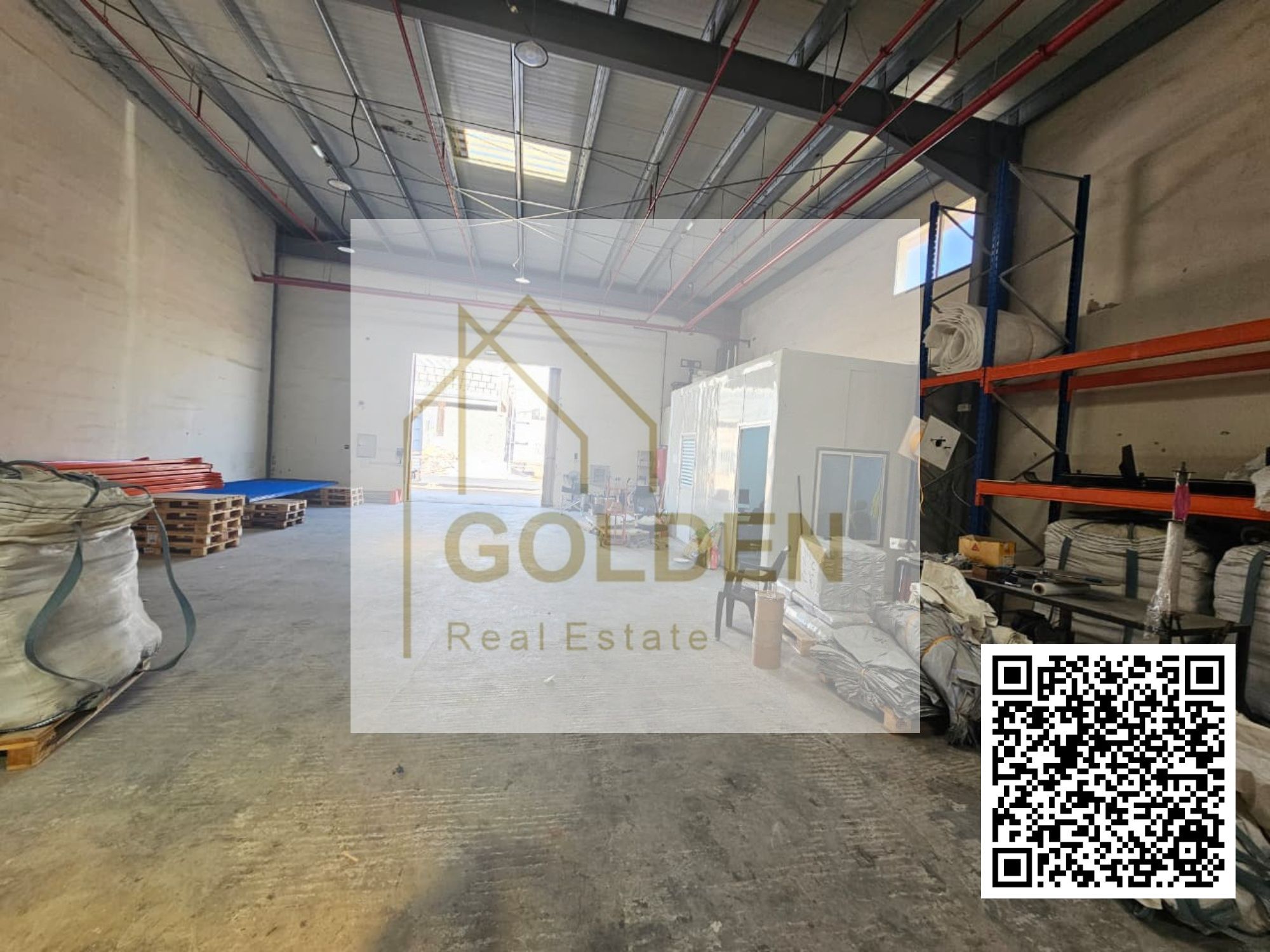 13 kW electrical power, 3,400 sq ft usable area, and a prime location directly on the main street.