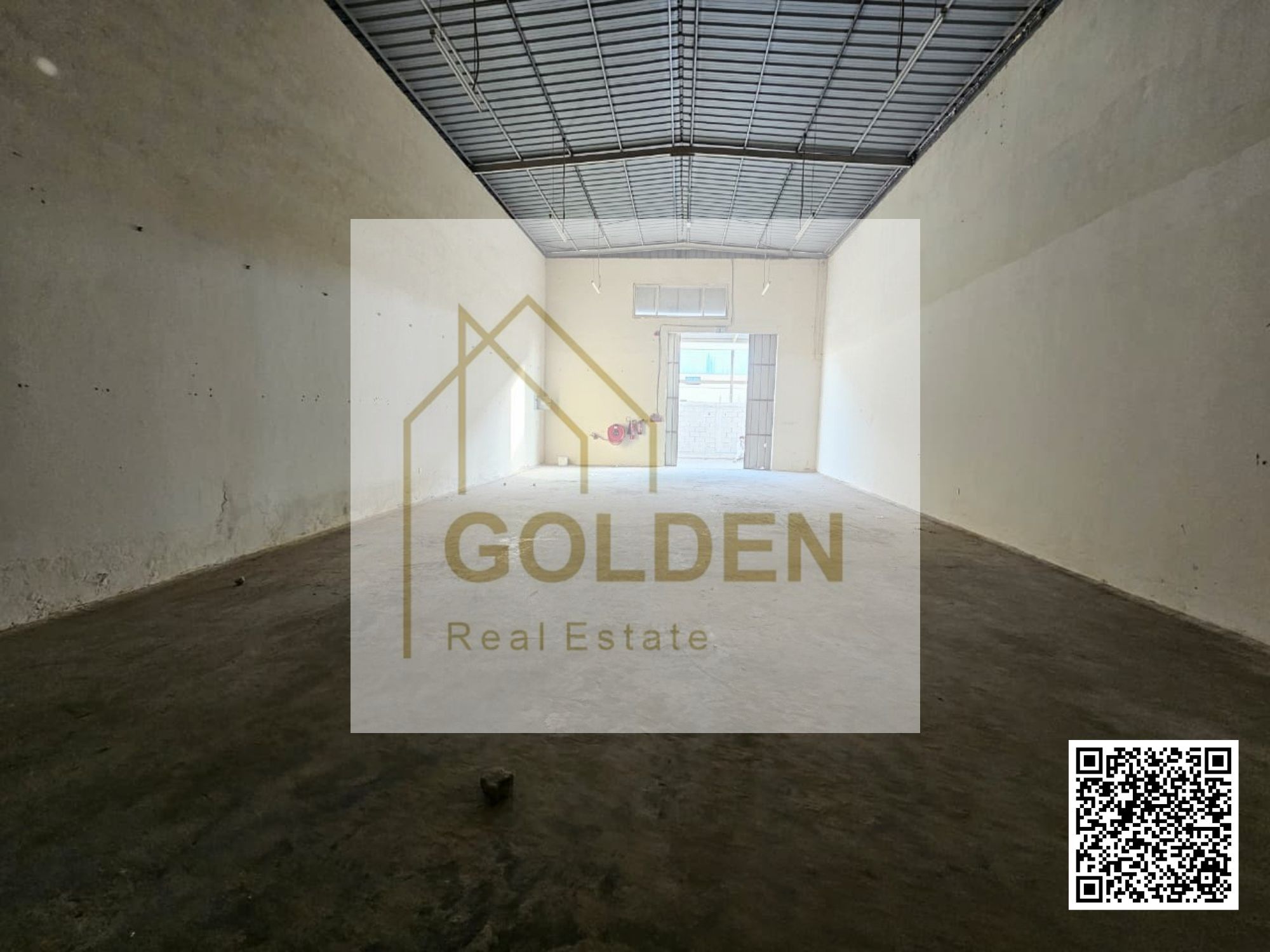 25 kW electrical power, 2,500 sq ft usable area, and a prime location directly on the main street.