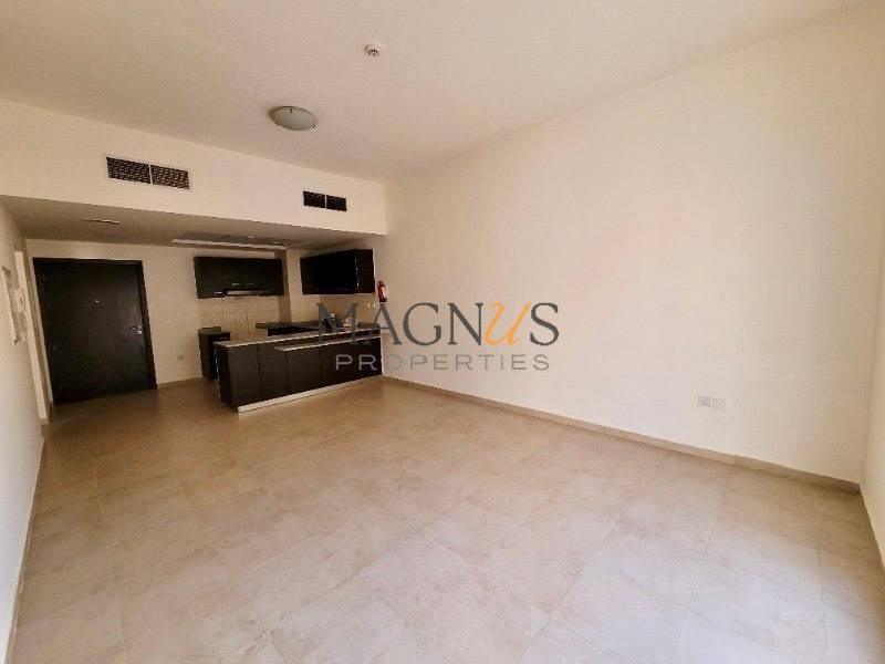 UNFURNISHED | HUGE TERRACE | NEAR AMENITIES