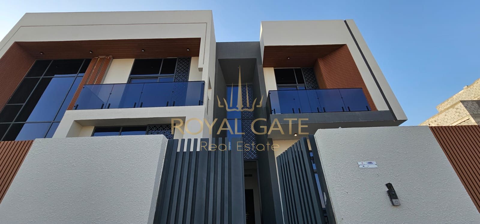 Luxurious 6 BR Villa | Majlisl I Driver's Room