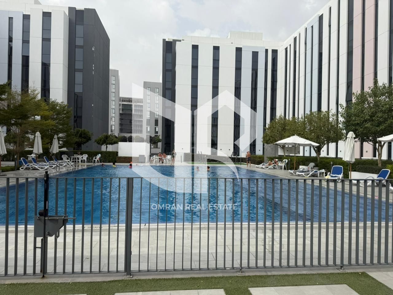 Invest or live: Spacious one-bedroom apartment on the avenue