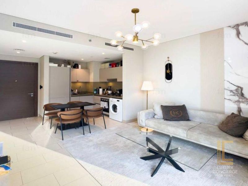 SPACIOUS LAYOUT | BURJ KHALIFA VIEW | SEMI FURNISHED