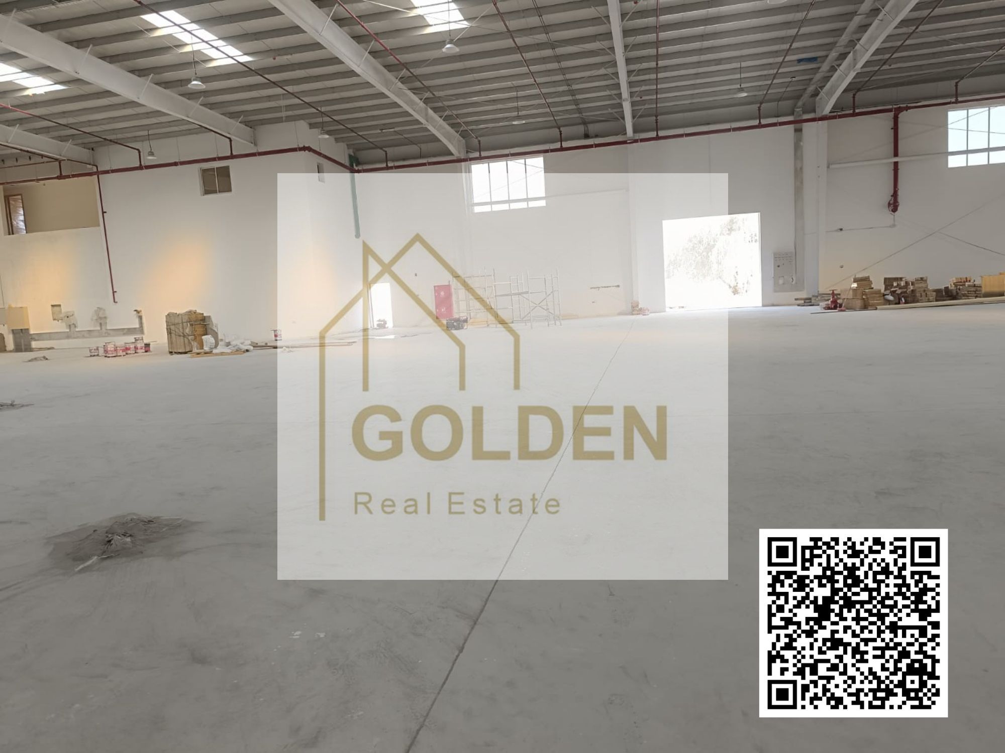250 kW electrical power, 27,572 sq ft usable area, and a prime location directly on the main street.