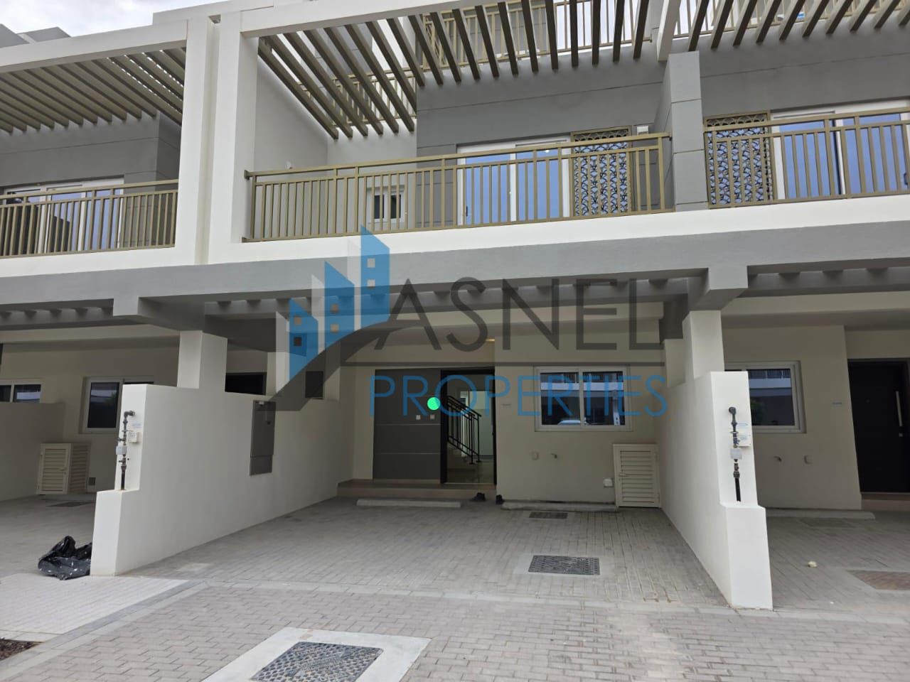 AMAZING 3BR +store / Unfurnished / Ready to Move/vacant