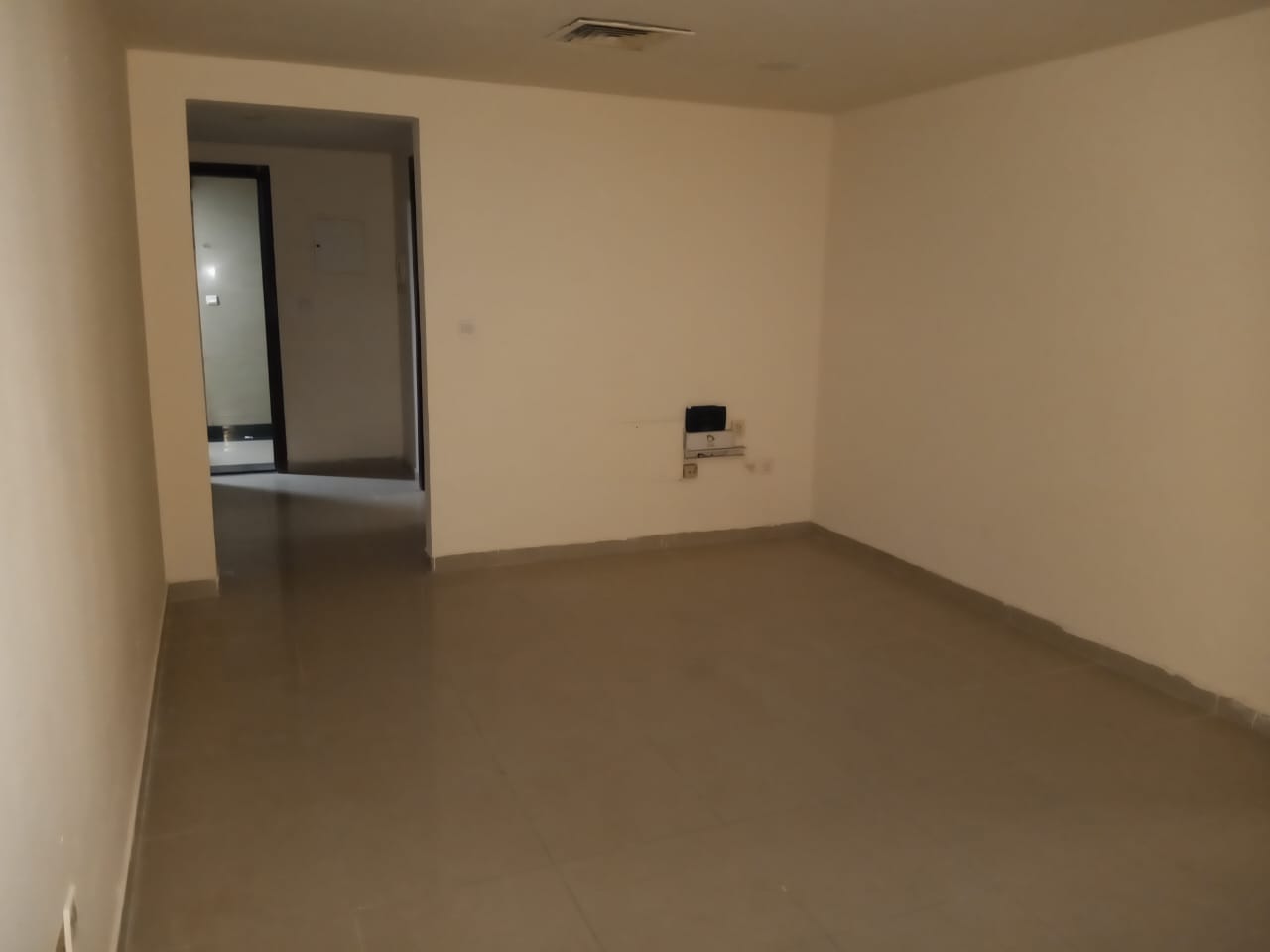 Al Taawun – 2-bedroom apartment with a living room for rent Prime location, spacious and lively, close to all amenities 2 bedrooms and a liv