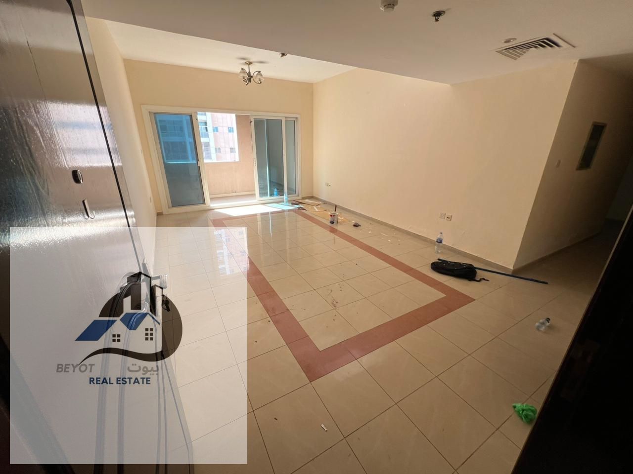 For Rent: Spacious 3-Bedroom Apartment in Ajman – Al Rashidiya 3 A well-maintained and spacious 3-bedroom apartment with living room, located in a p