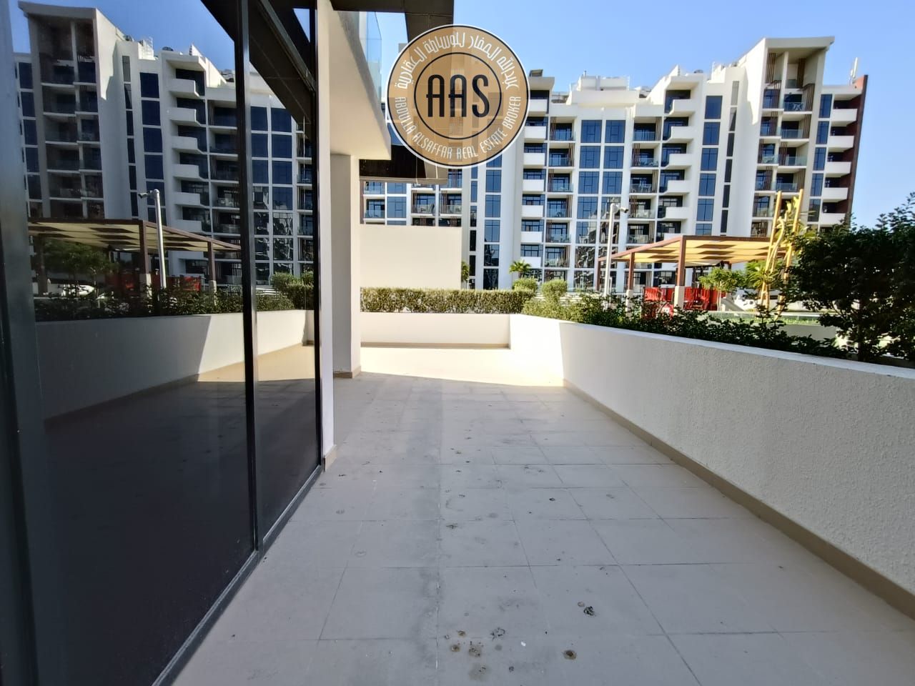 spacious luxurious 3bhk with ac, all 5 star amenities free