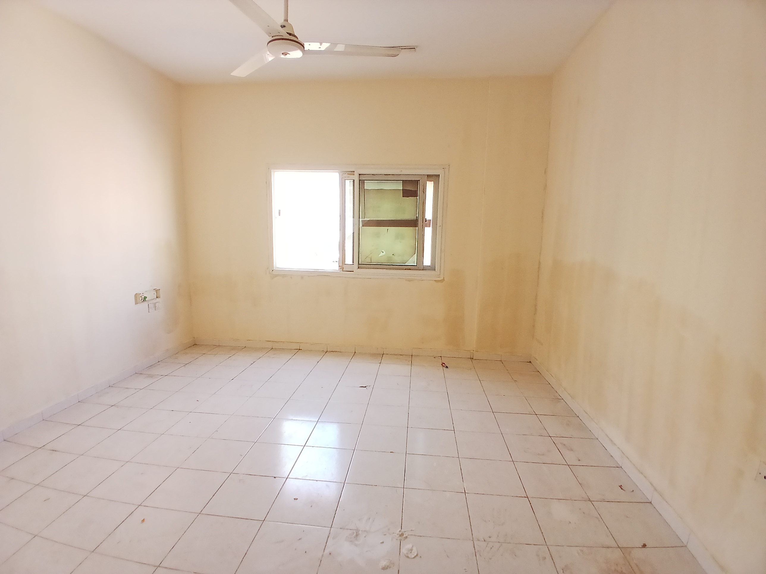 Lavish 1bhk fully family Building Near to Bus station rent 30k