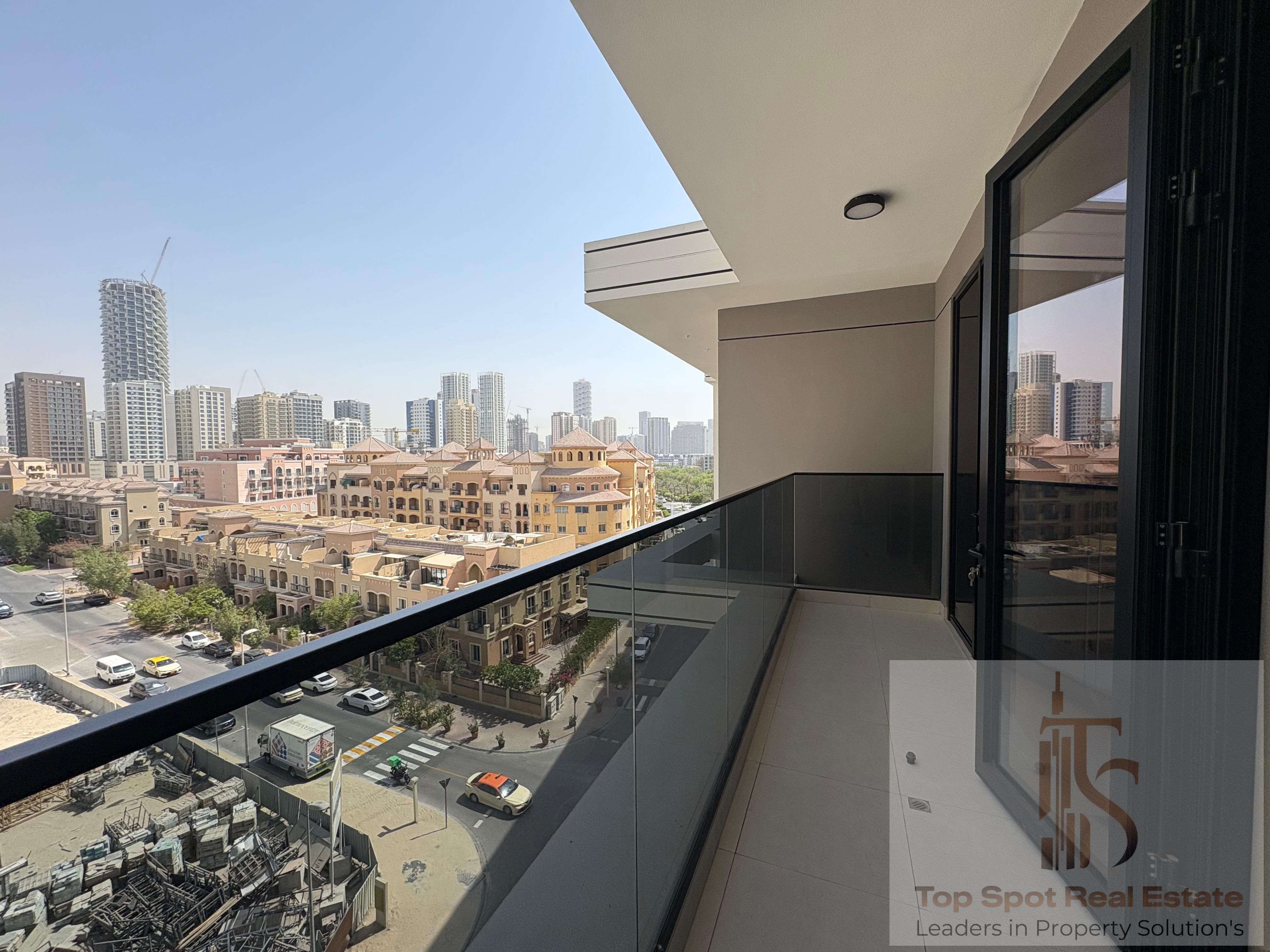 Modern Layout | 1 Bed + Study | Close to...