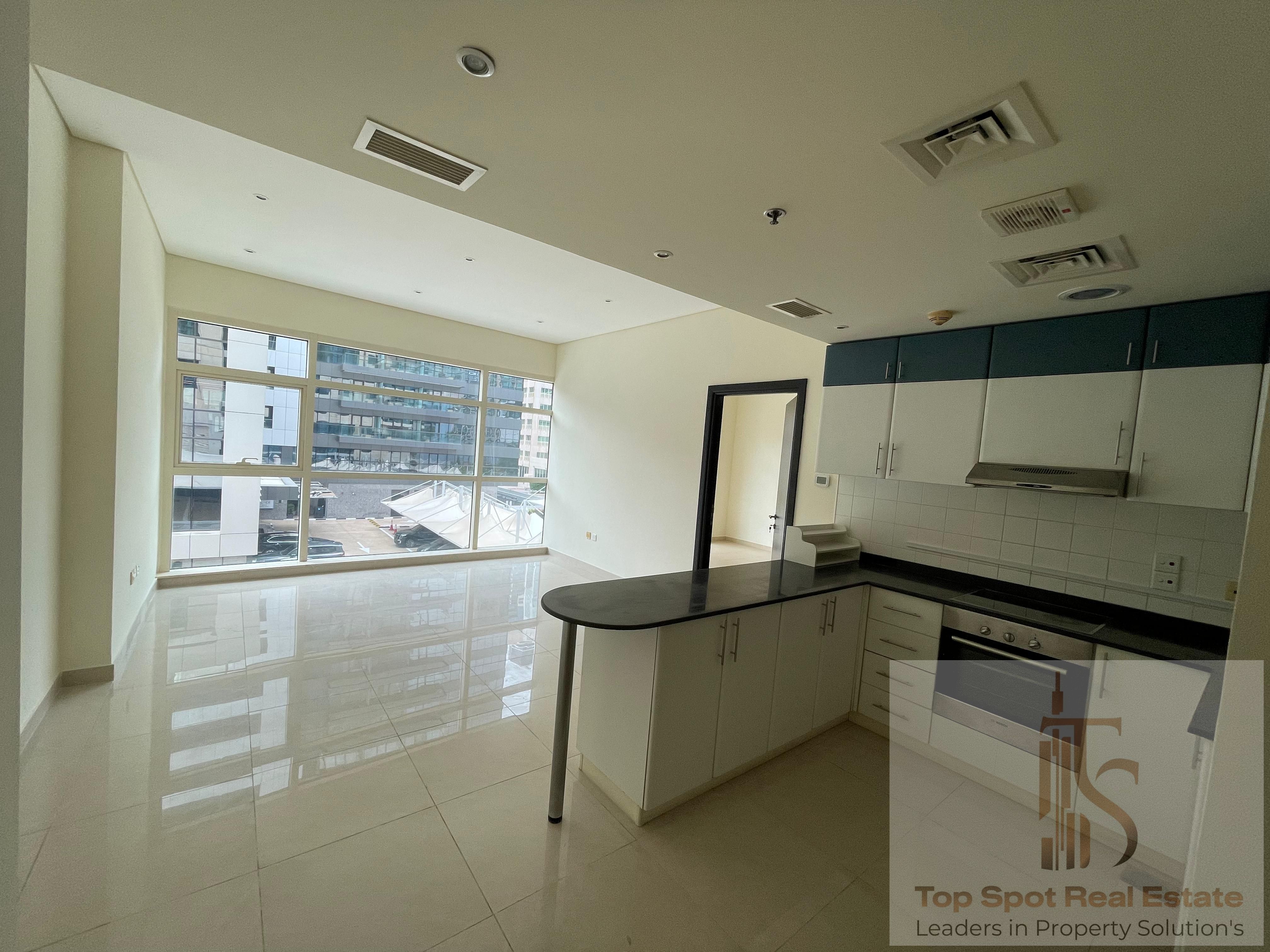 Spacious Apartment | Next to metro | Bright unit