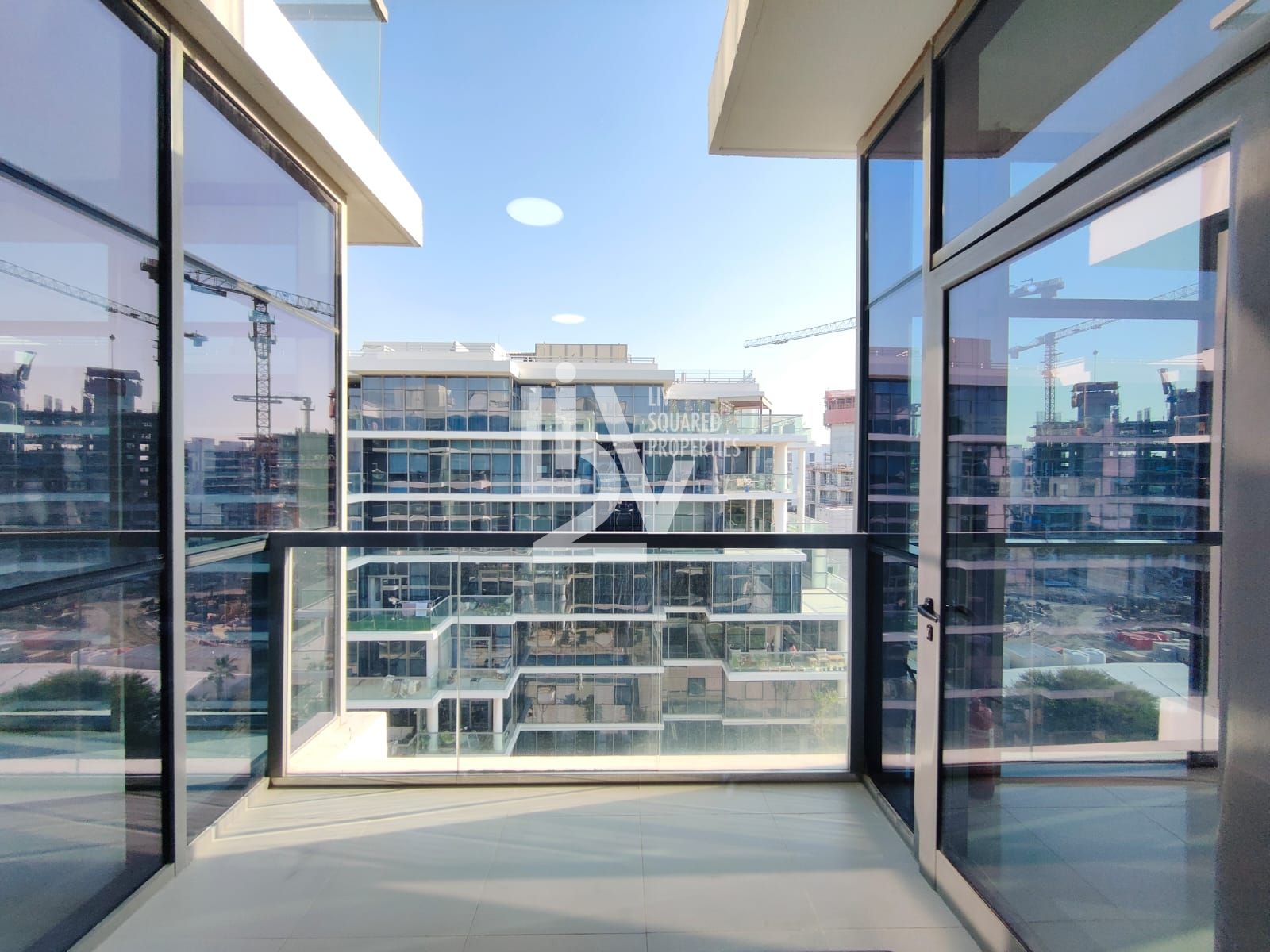 High Floor | Golf and Pool View | With Maids Room