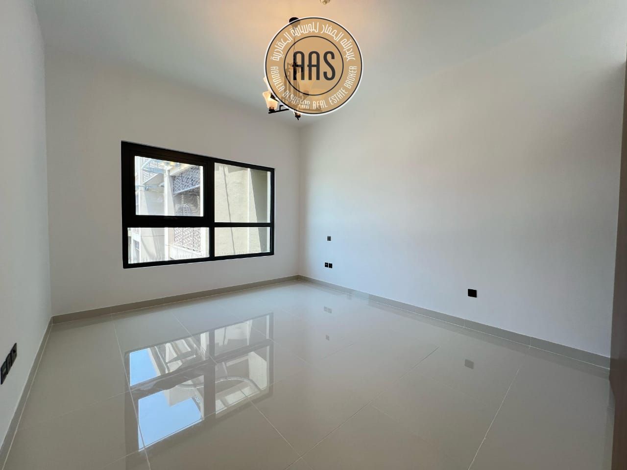 Huge size 2bhk 3baths in 125k balcony wardrobes 1parking free