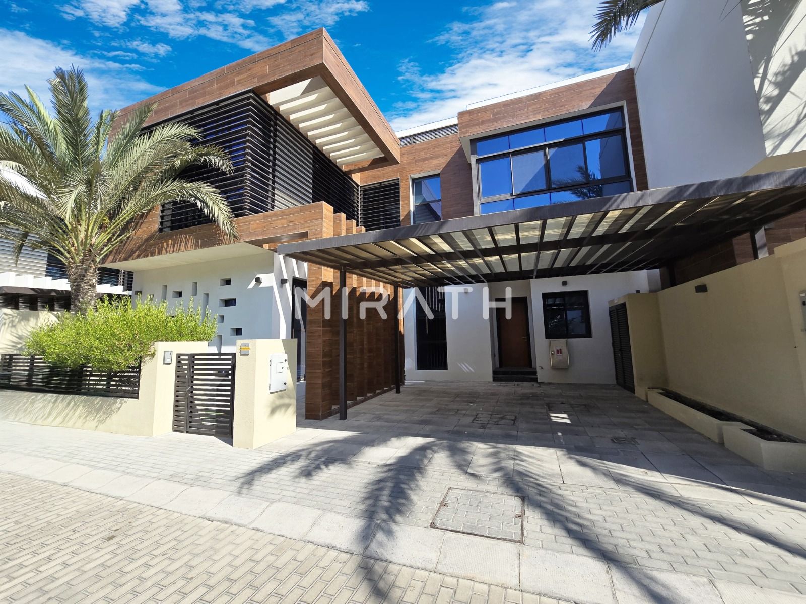 Prvt Pool| Shared Amenities | Steps from the beach