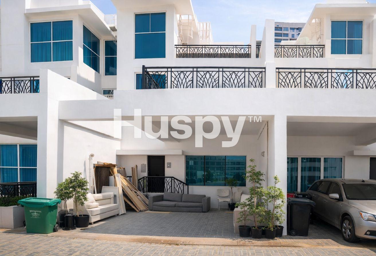 Huge Layout | Private Pool | 2 Parking Spaces