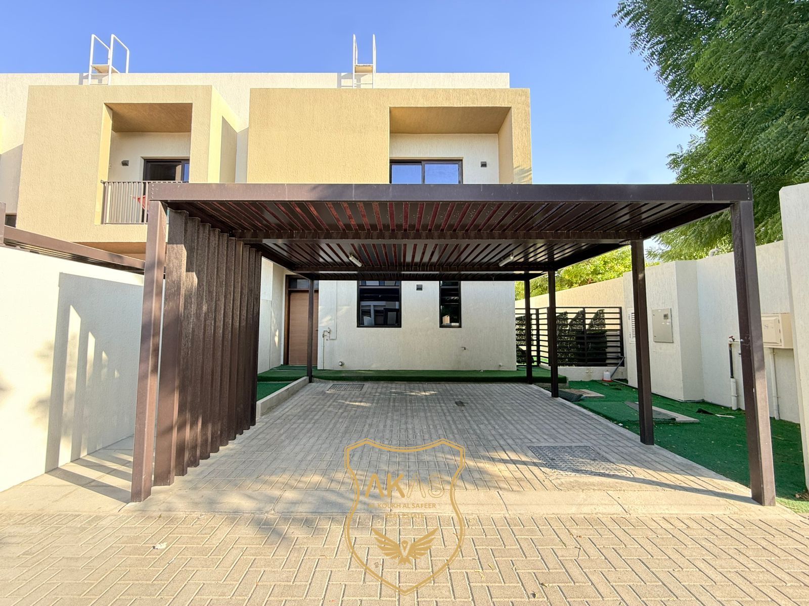 3 Bedrooms Townhouse | Private Garden Access