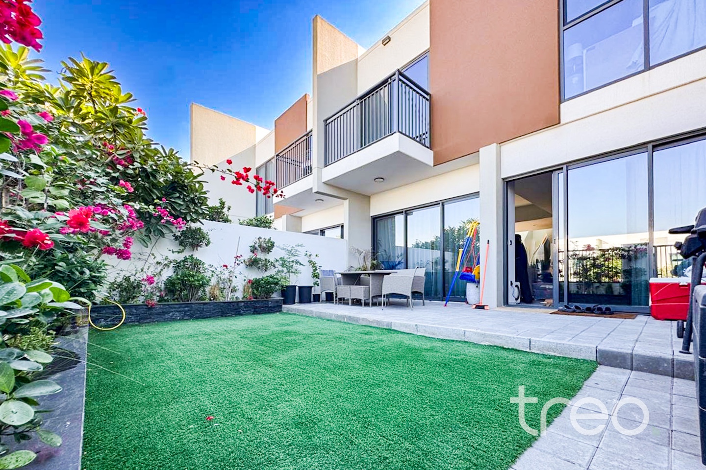 Single Row | Huge Green belt | Landscaped