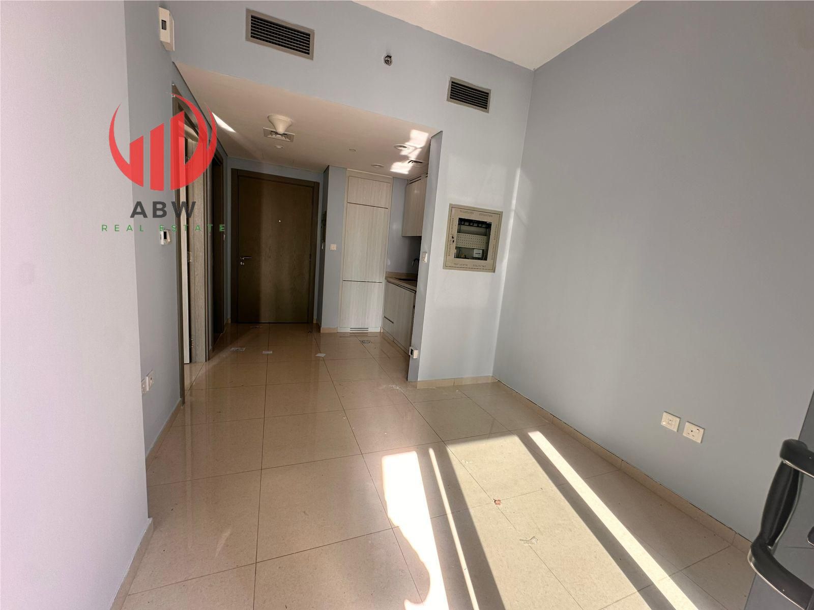 CLOSE TO METRO | UNFURNISHED | SPACIOUS 1-BEDROOM FOR RENT