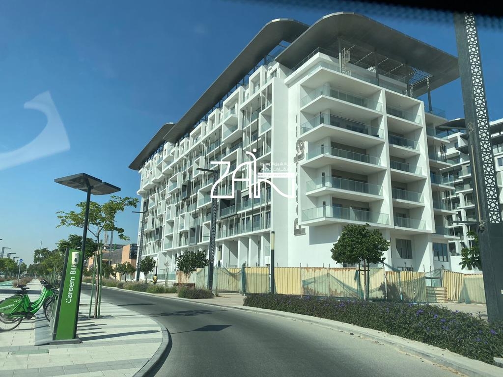 Luxurious | Modern Style Studio| Vibrant Community
