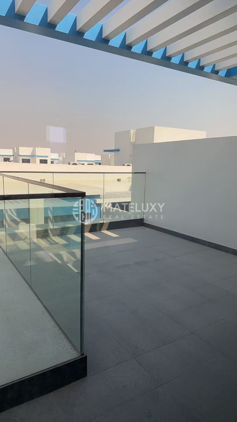 5BR Townhouse – Ready To Move In – New Handover