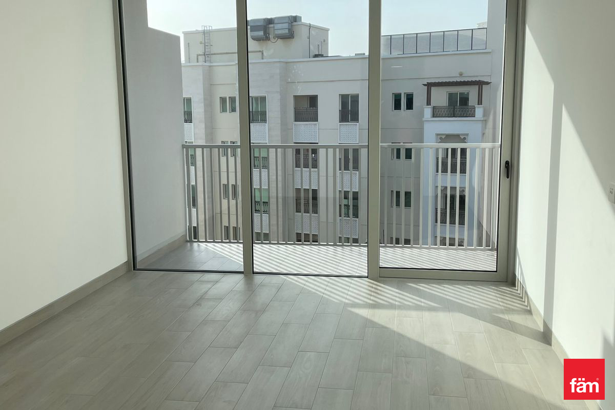 Modern Studio | Multiple Cheques|Available End Feb
