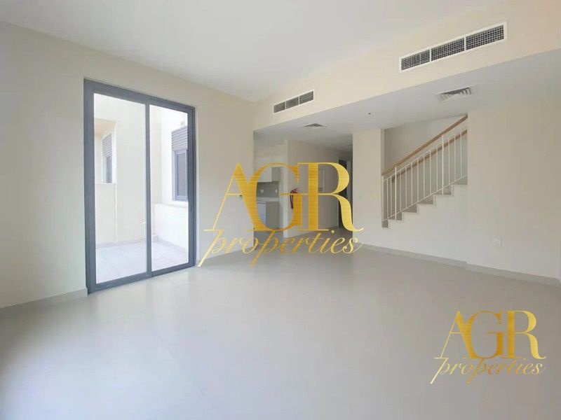 4BR Townhouse in Maple 1 | Close to Amenities